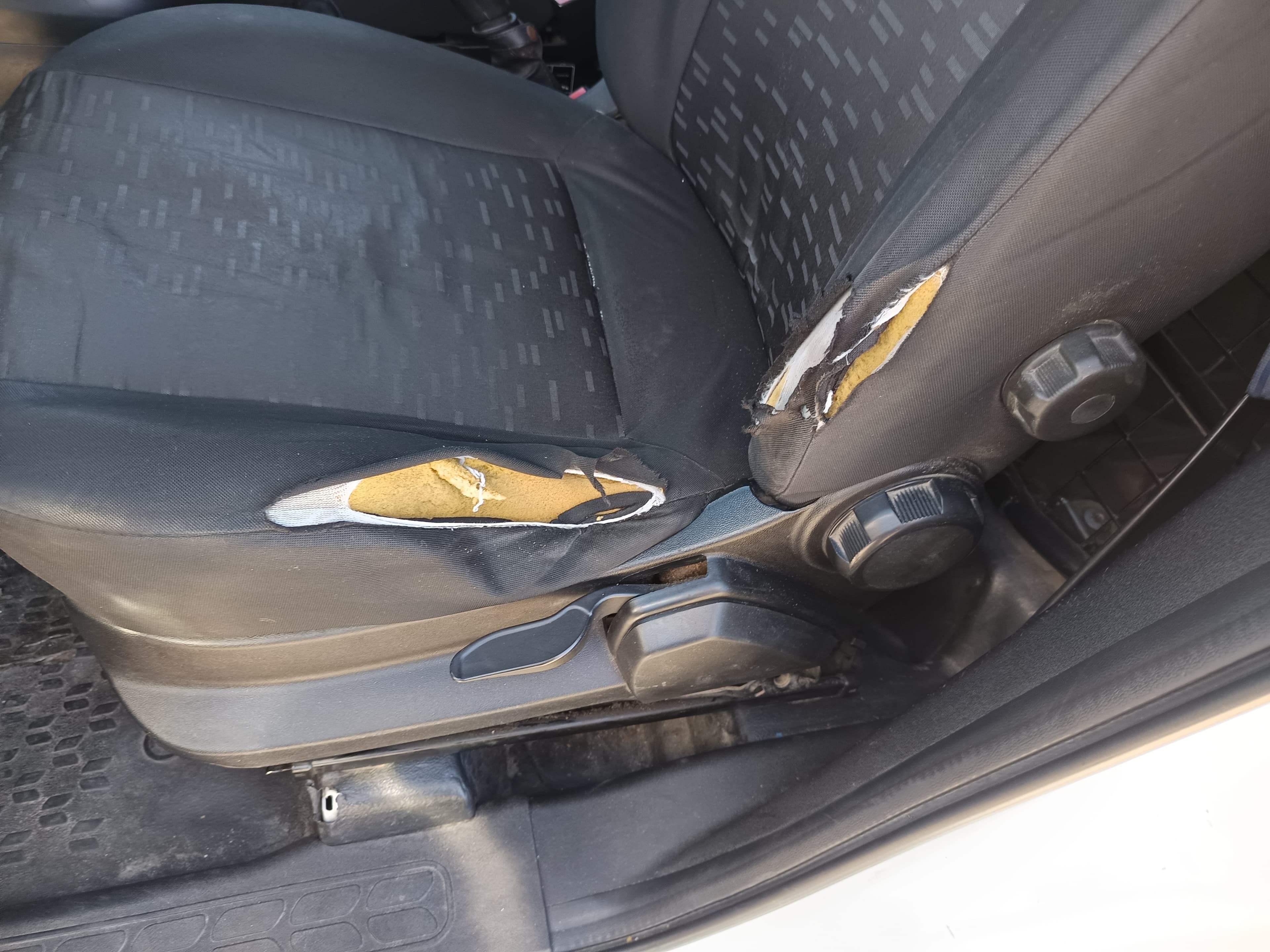 Opel Combo · Ano 2016 — image 32