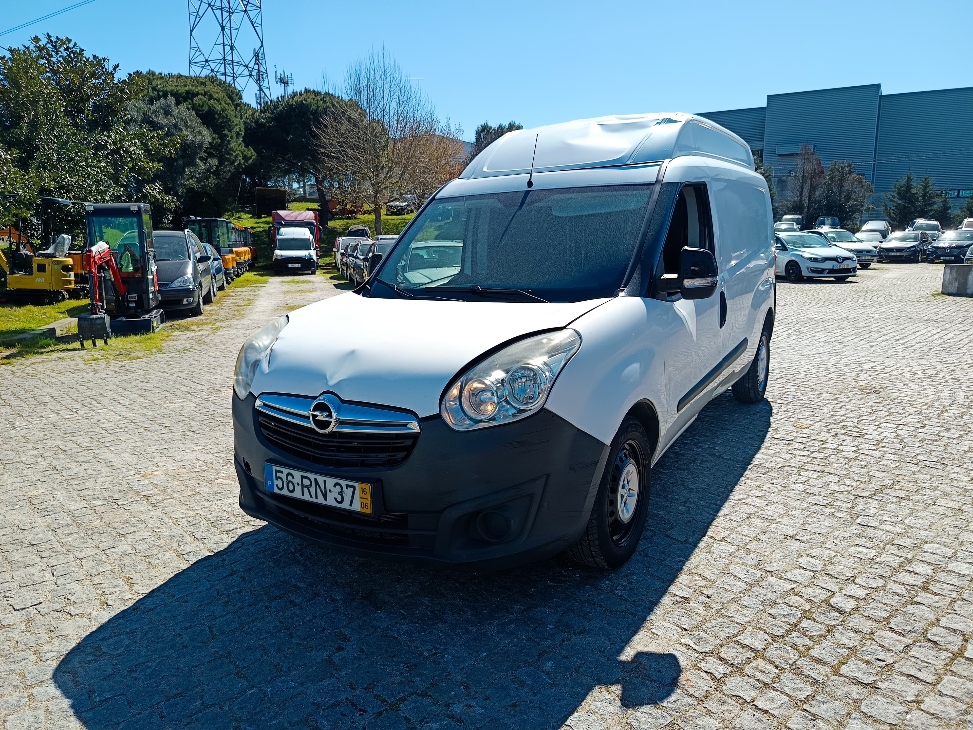 Opel Combo · Ano 2016 — image 1