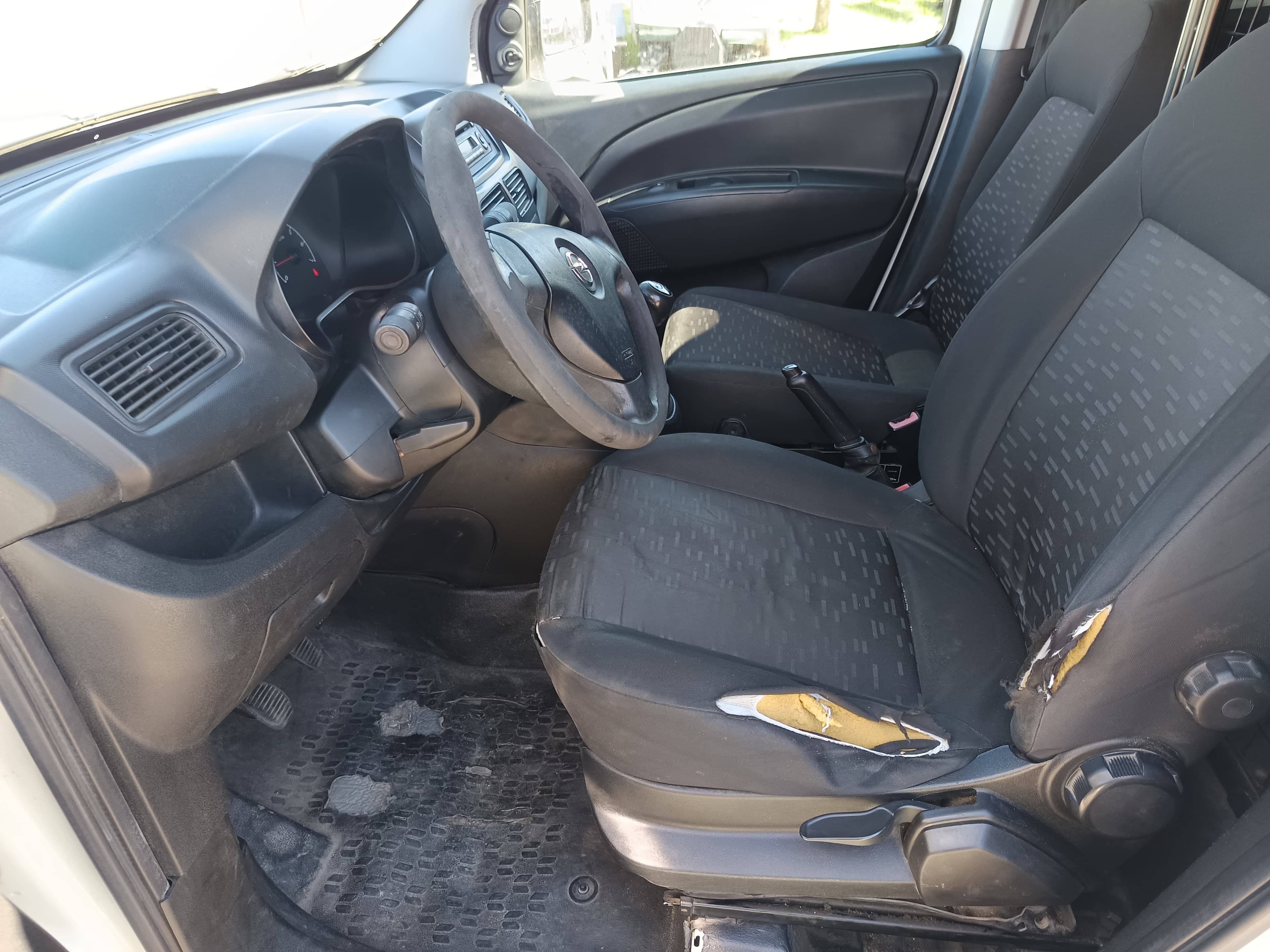 Opel Combo · Ano 2016 — image 31