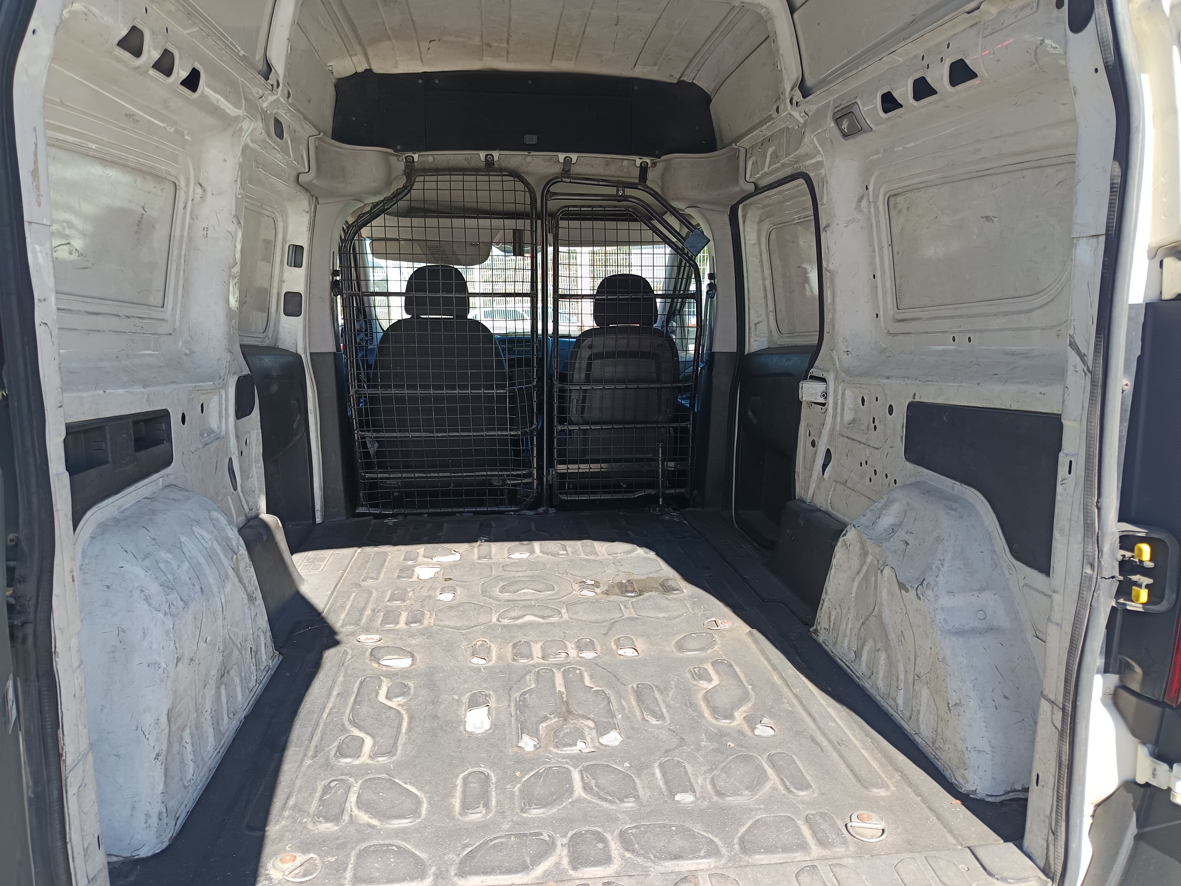 Opel Combo · Ano 2016 — image 25