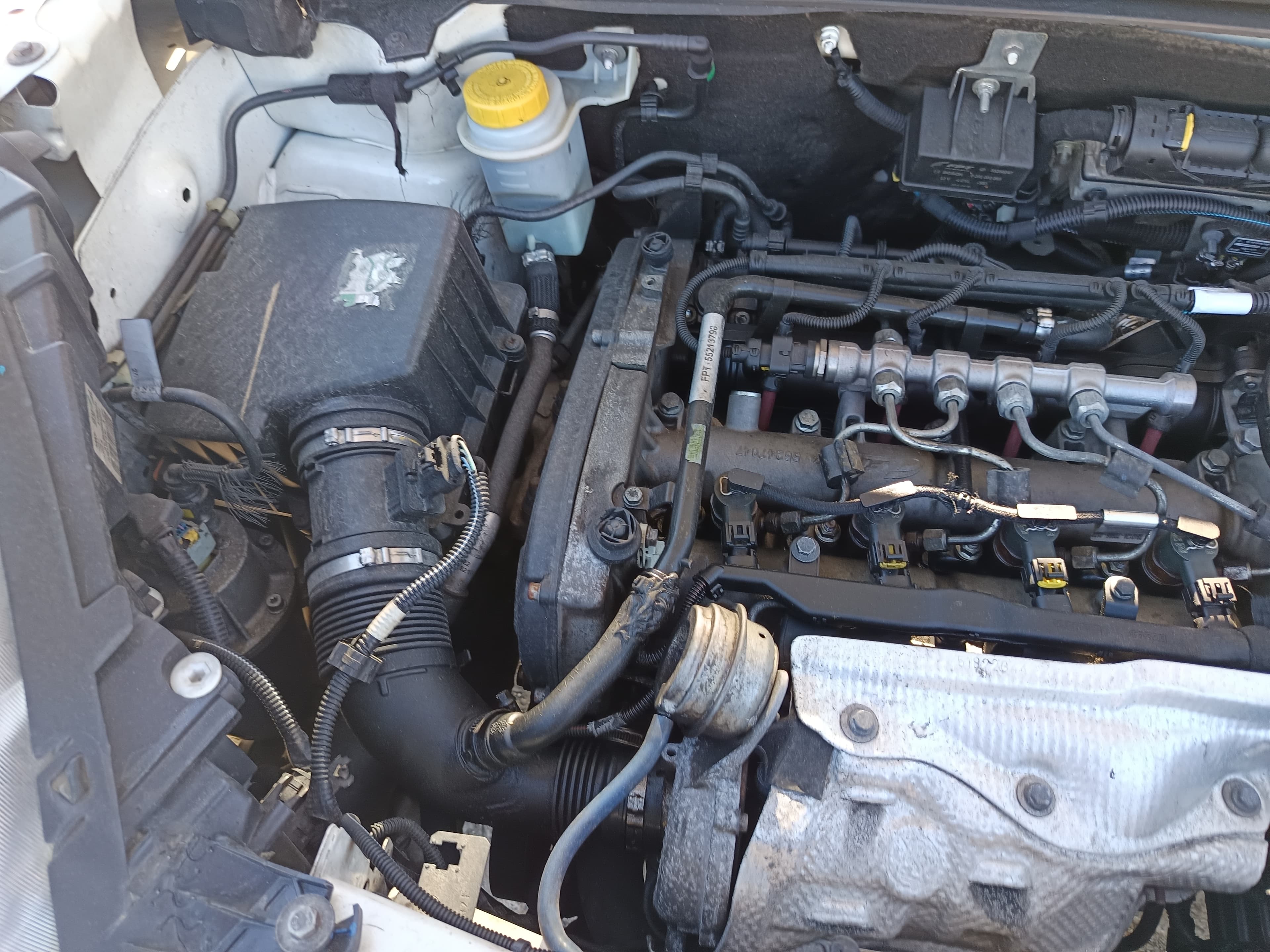 Opel Combo · Ano 2016 — image 23