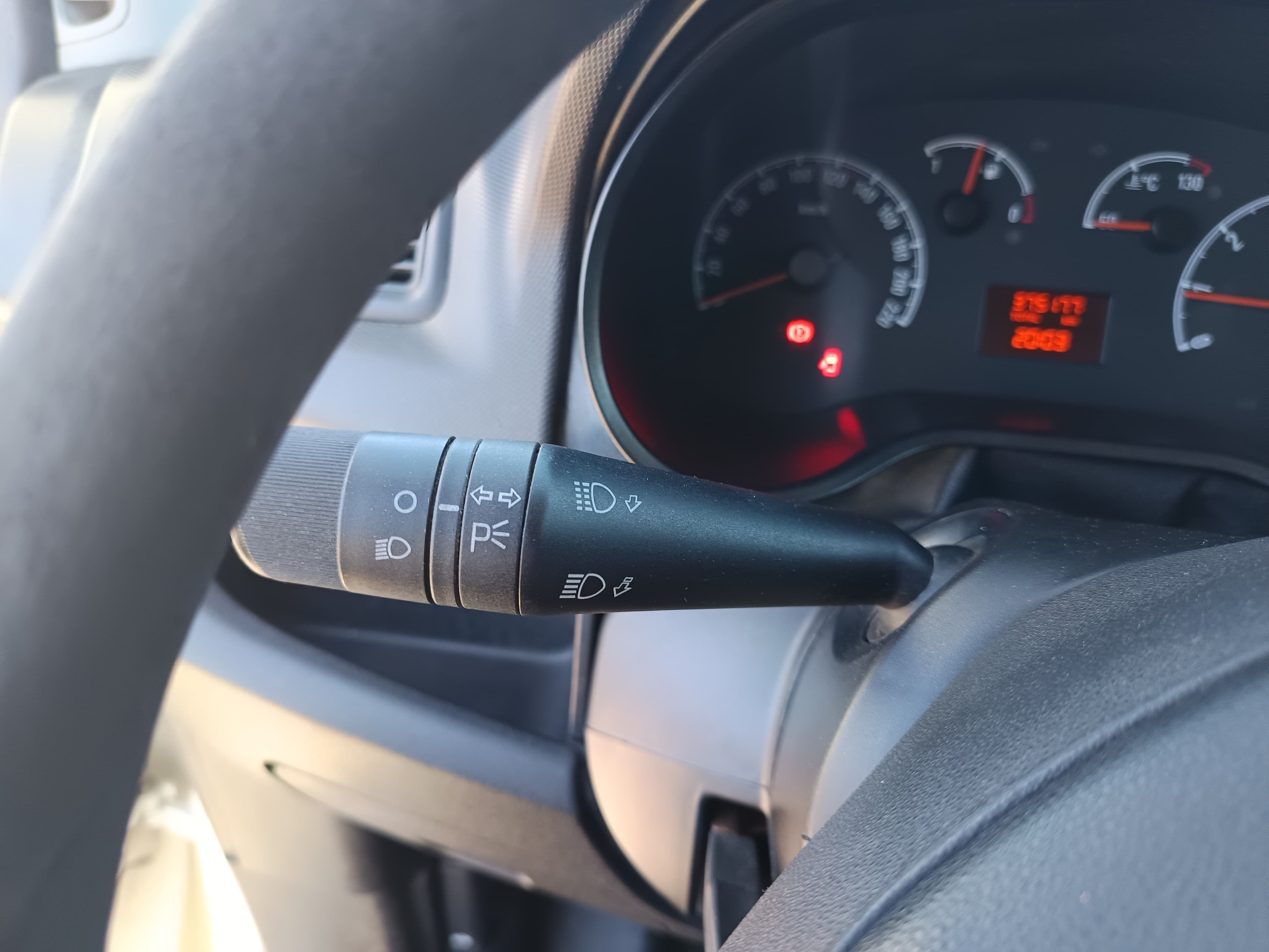 Opel Combo · Ano 2016 — image 40