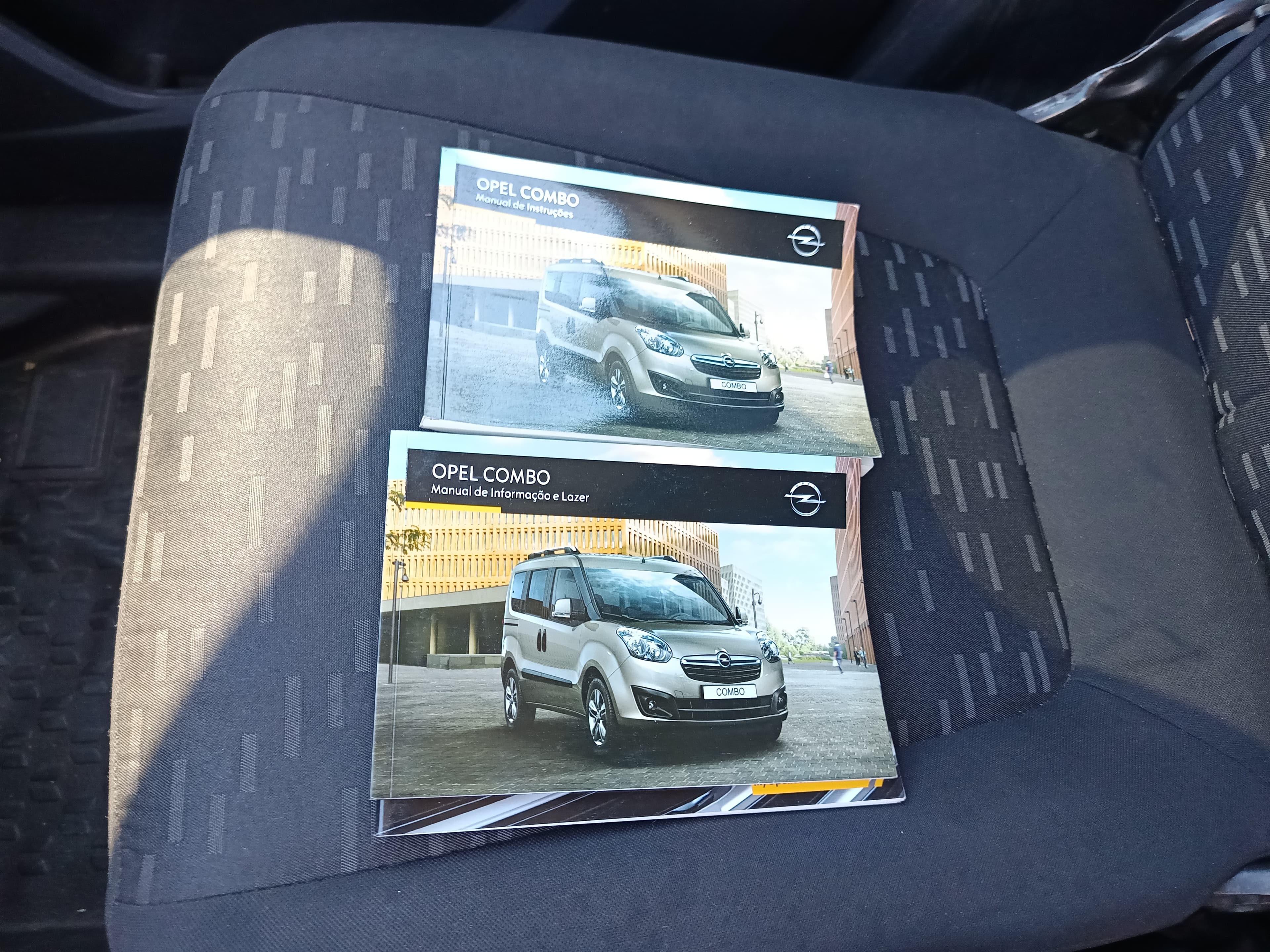Opel Combo · Ano 2016 — image 41