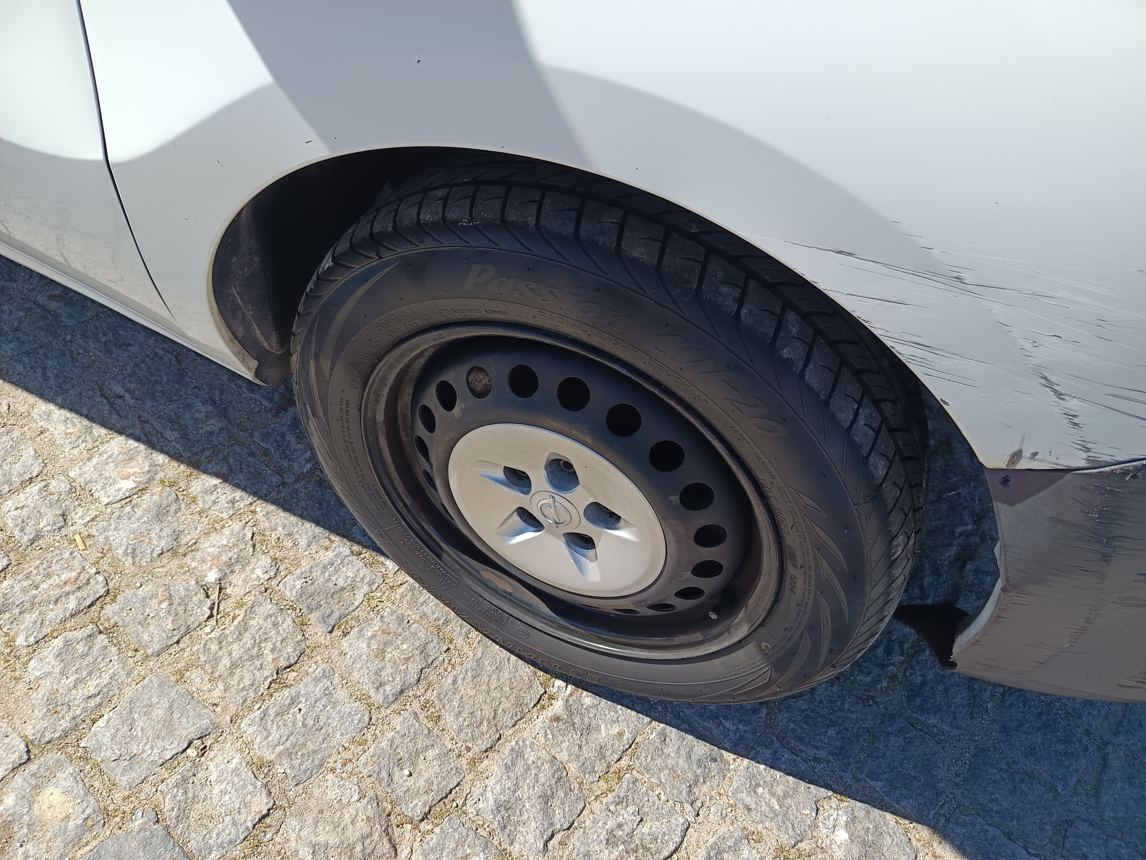 Opel Combo · Ano 2016 — image 9