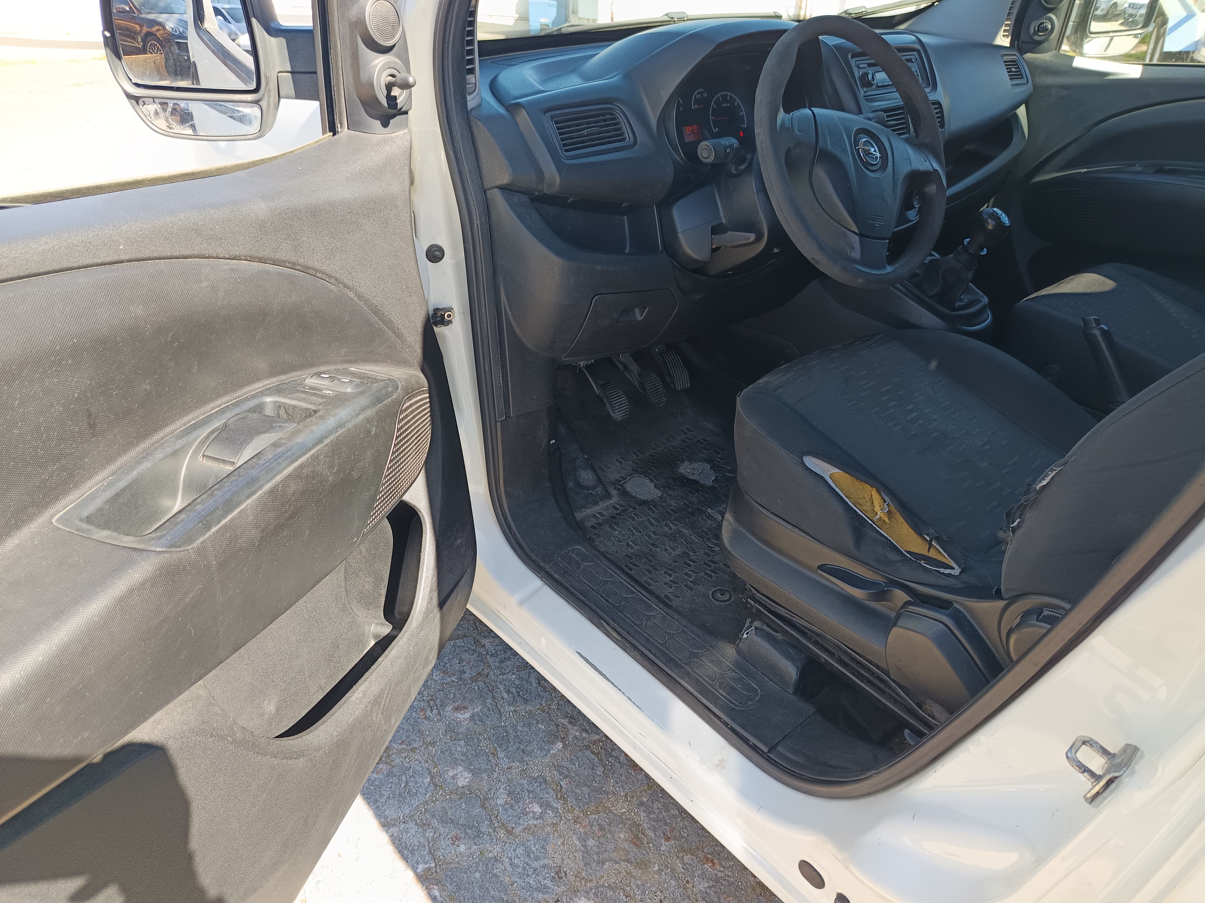 Opel Combo · Ano 2016 — image 29