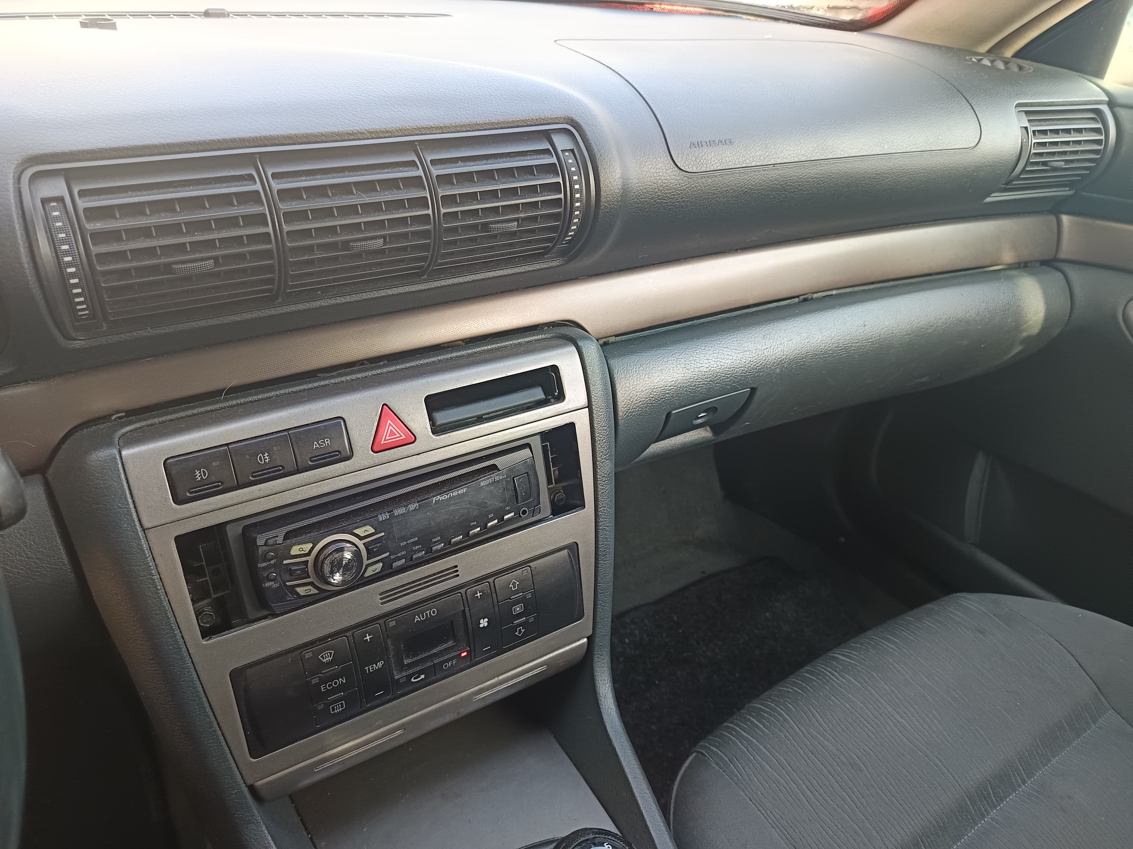 Audi A4 · Ano 1999 — imagem 35