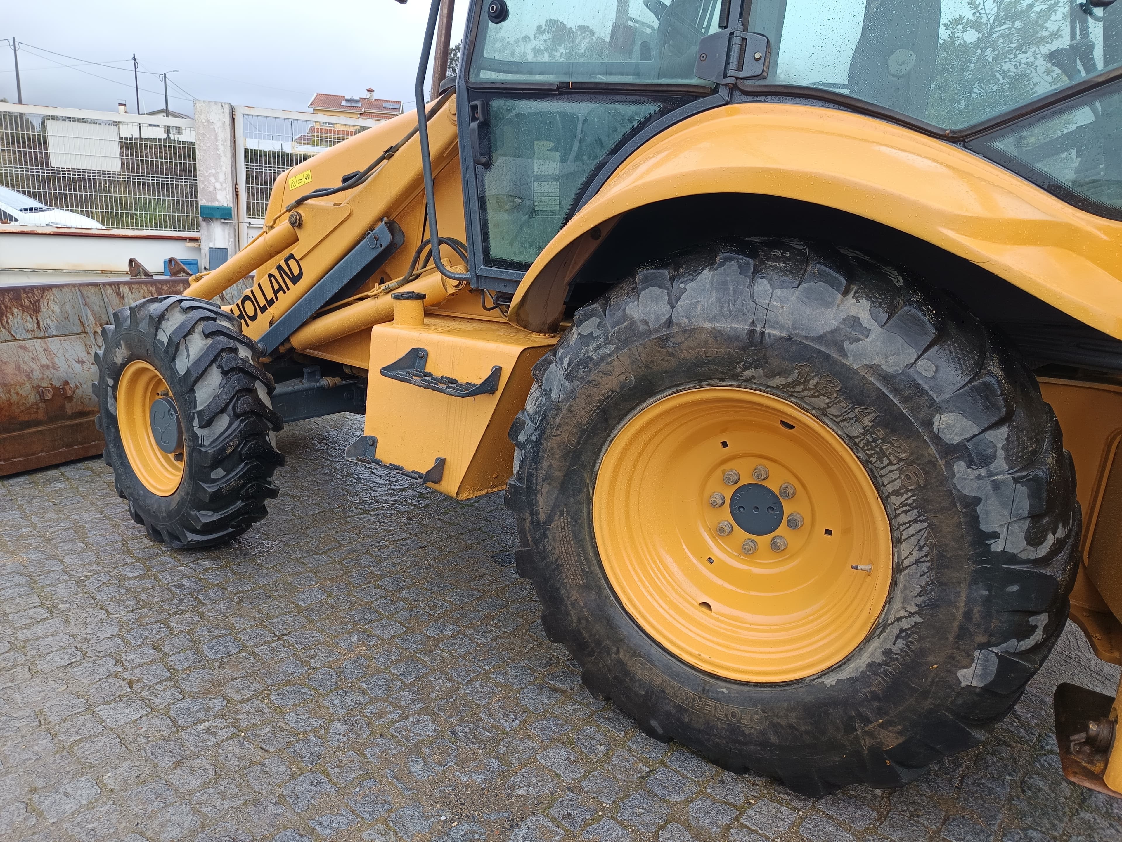 Retroescavadora New Holland NH 95 · Ano 1998 — imagen 9