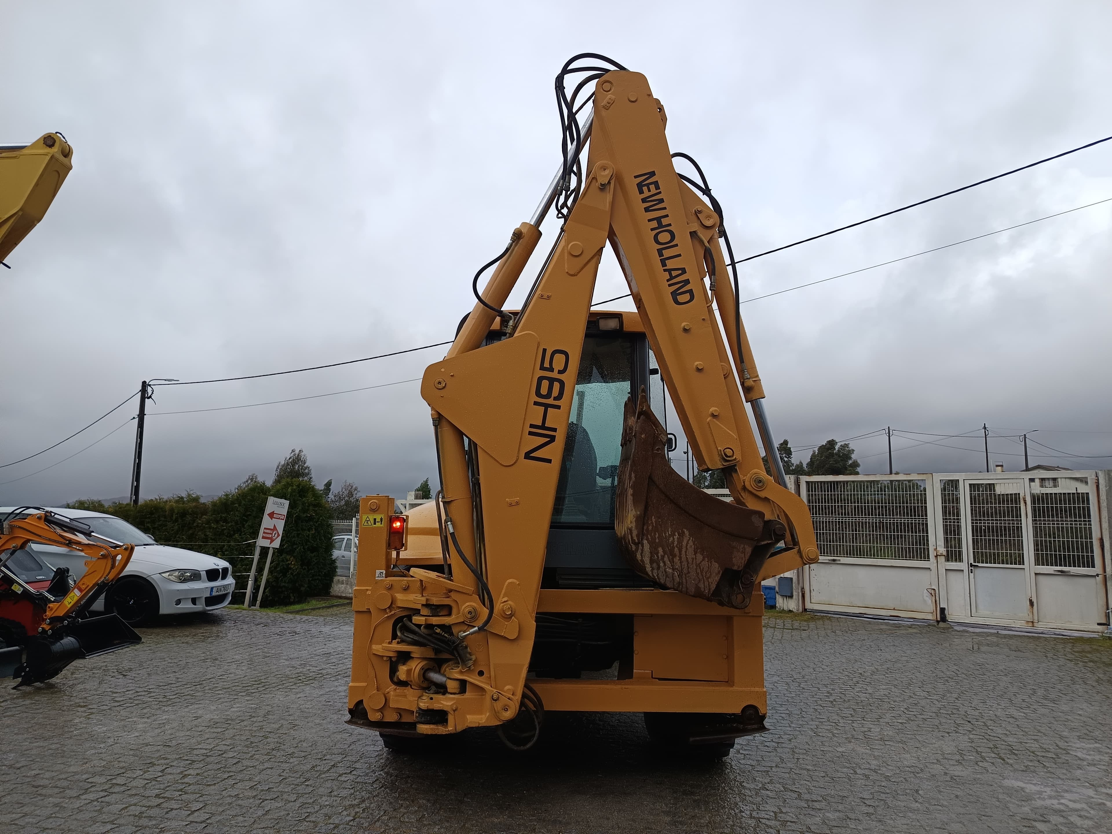 Retroescavadora New Holland NH 95 · Ano 1998 — imagen 5