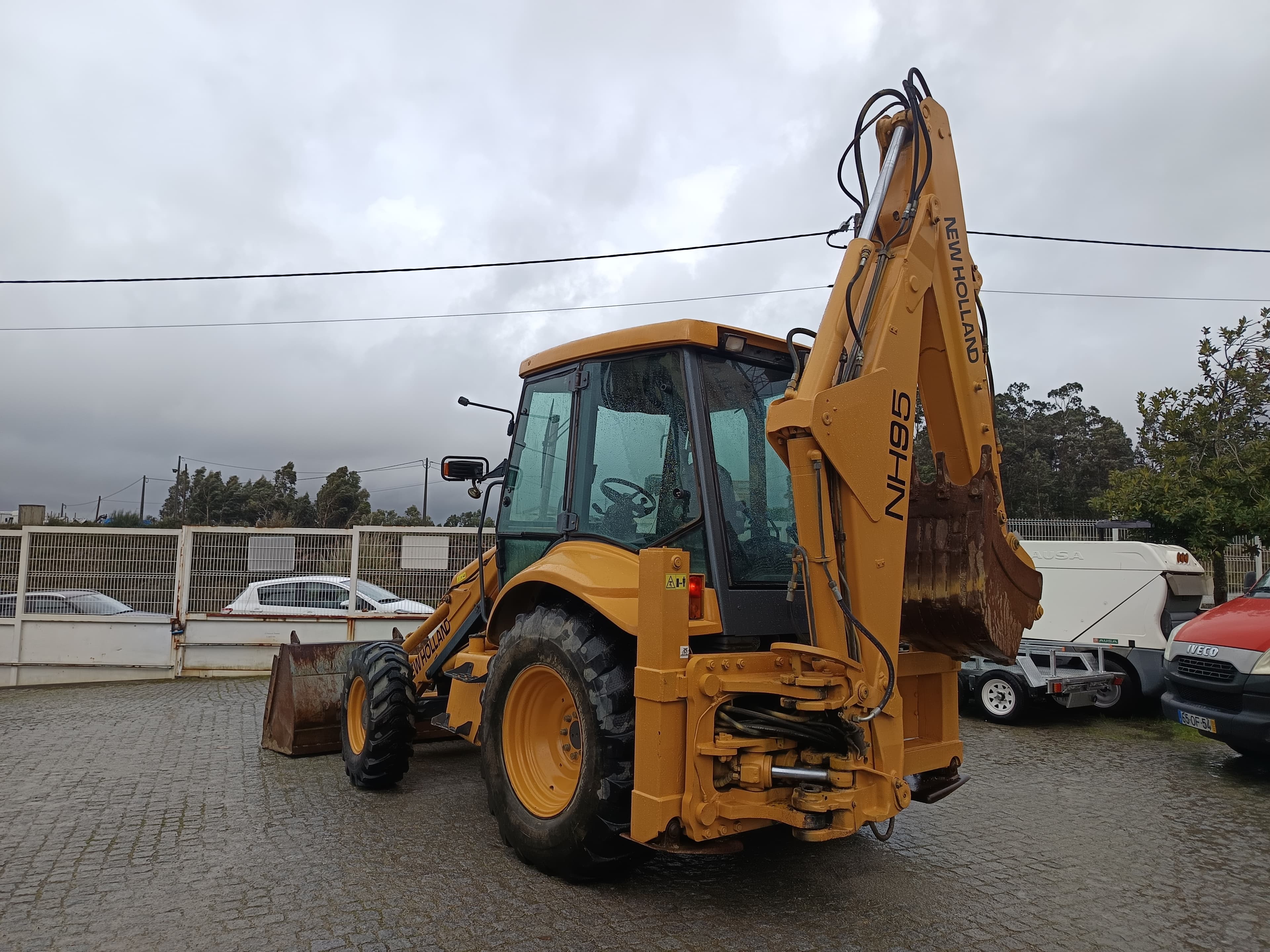 Retroescavadora New Holland NH 95 · Ano 1998 — imagen 6