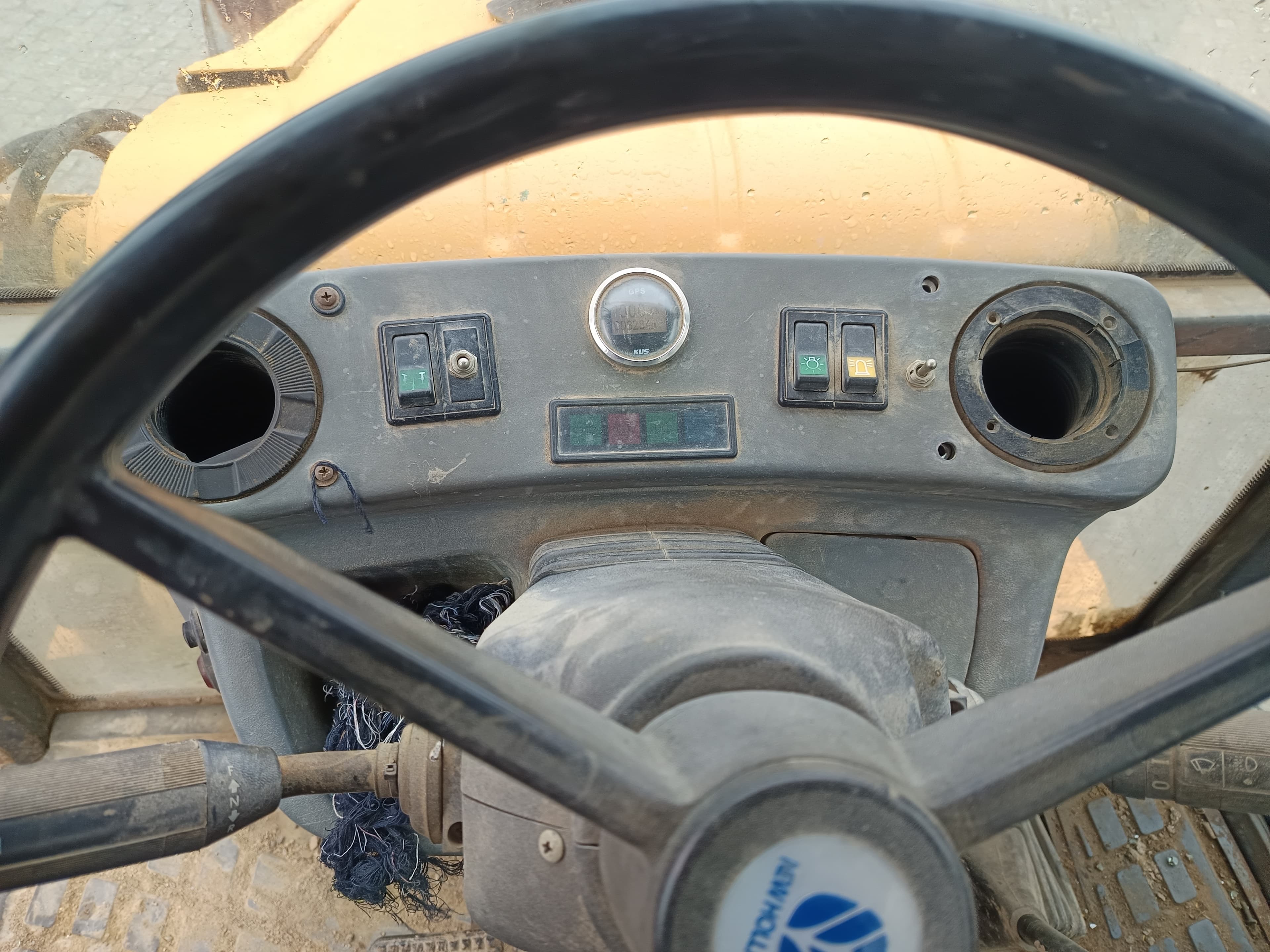 Retroescavadora New Holland NH 95 · Ano 1998 — imagen 13