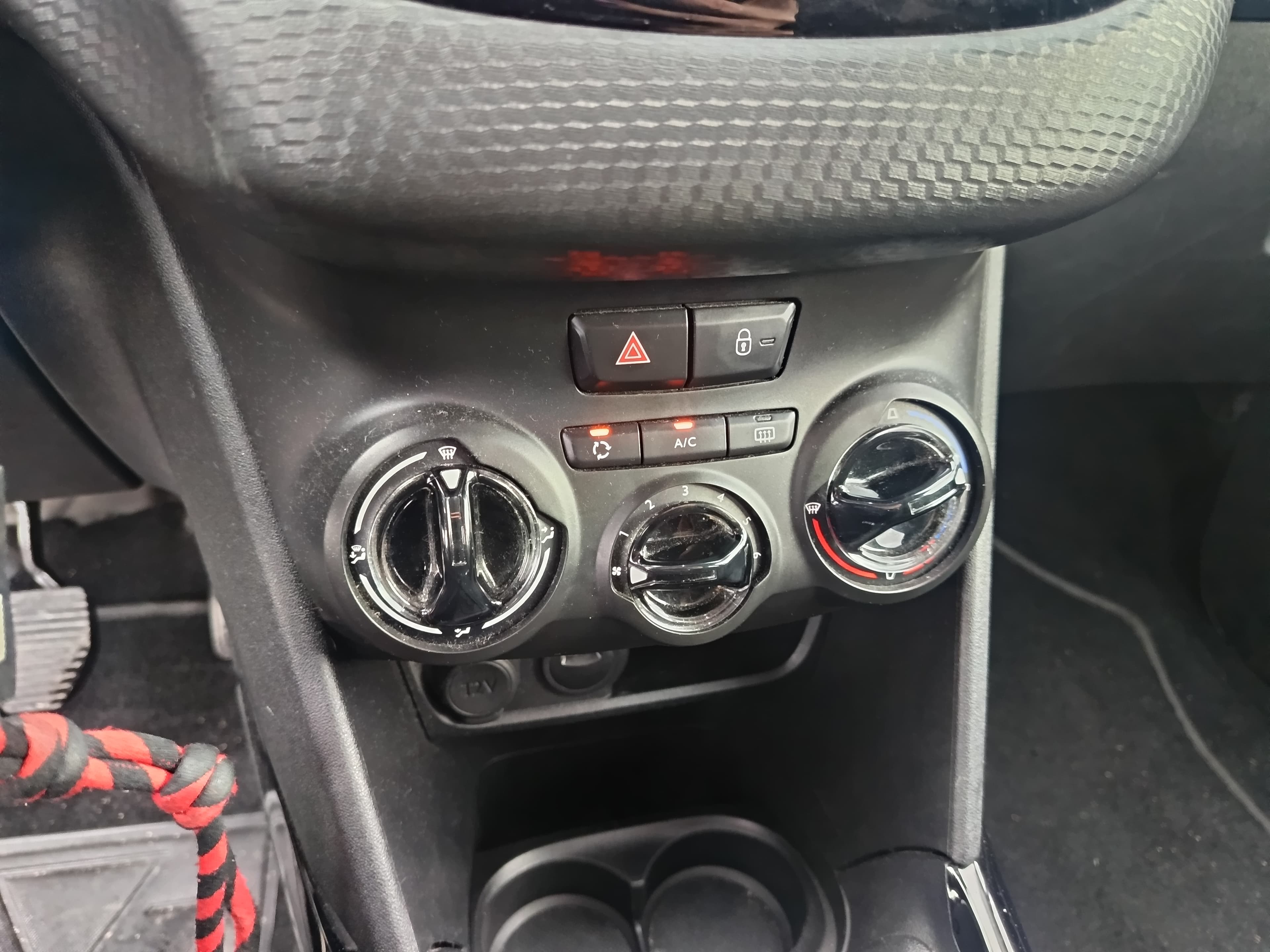 Peugeot 2008 · Ano 2019 — imagem 38