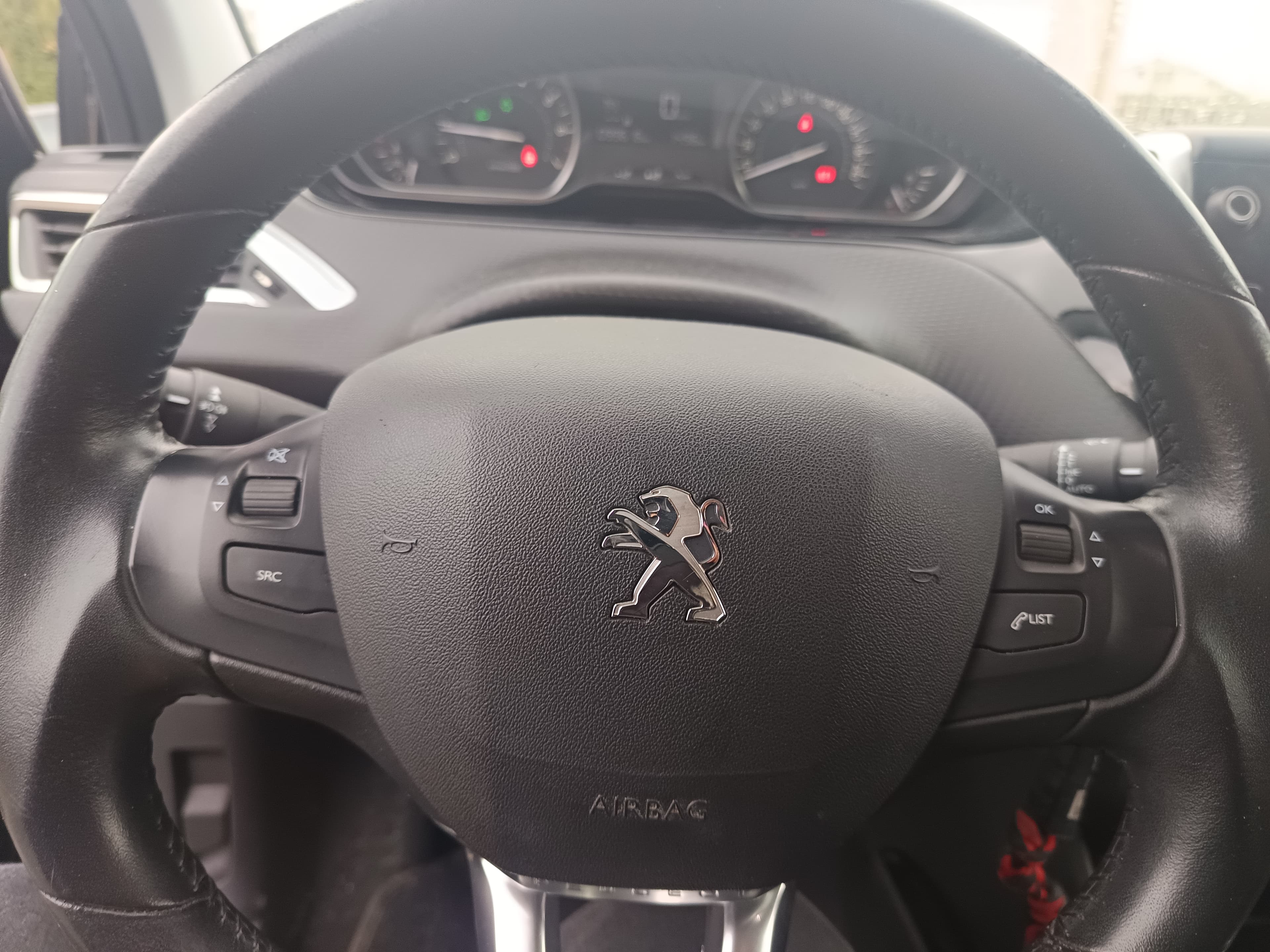 Peugeot 2008 · Ano 2019 — imagem 39