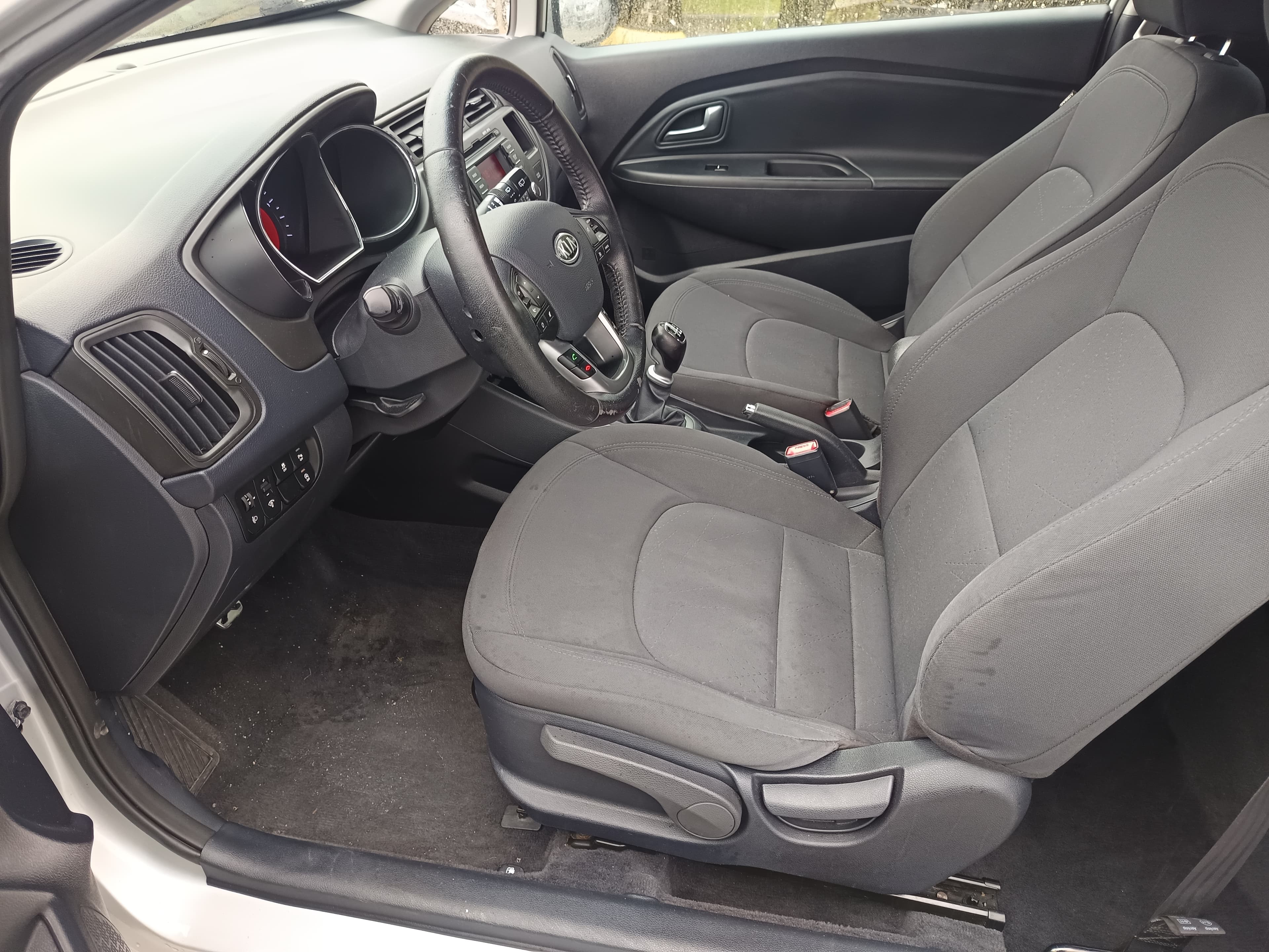 Kia Rio · Ano 2012 — imagem 27