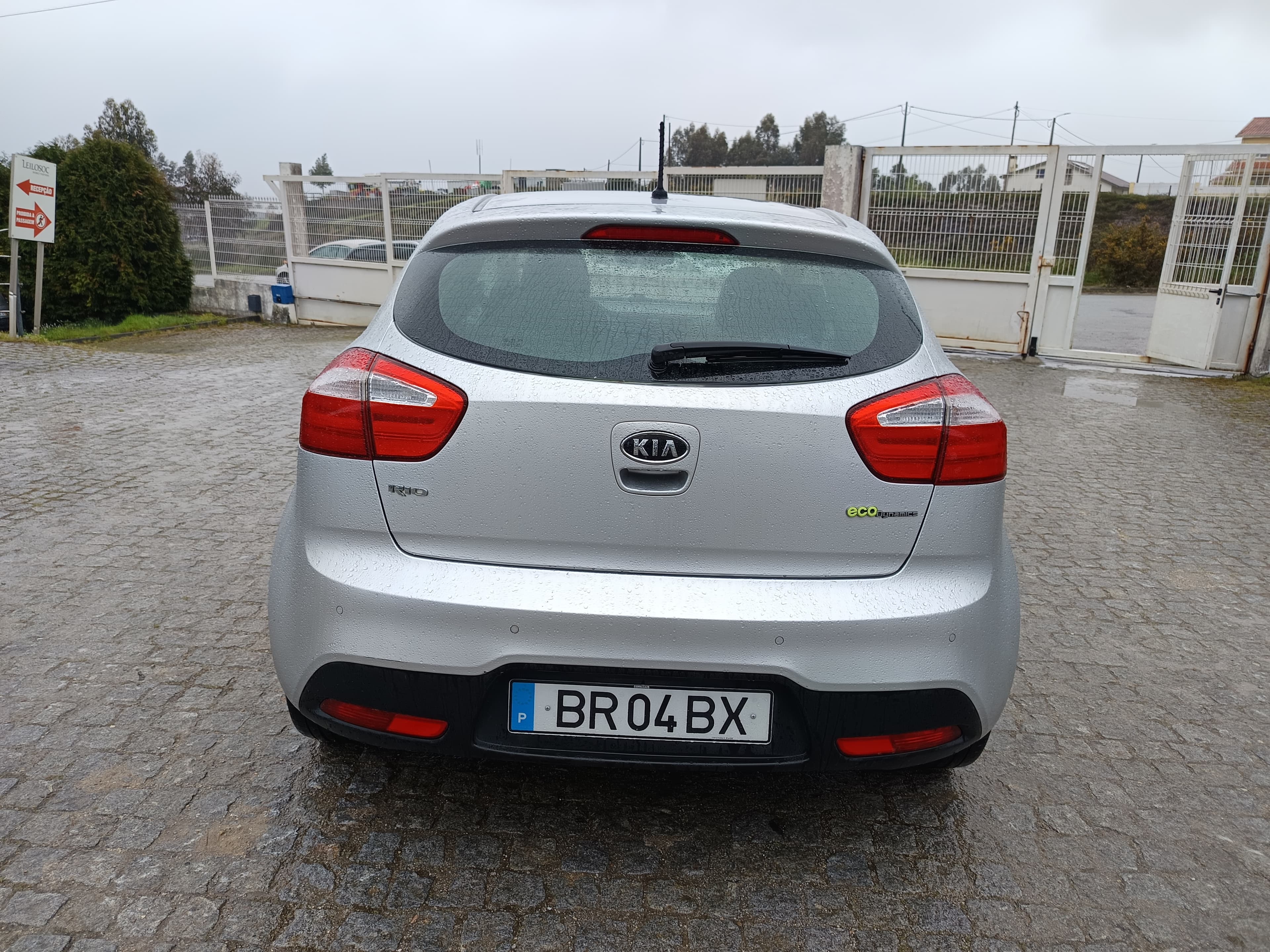 Kia Rio · Ano 2012 — imagem 5