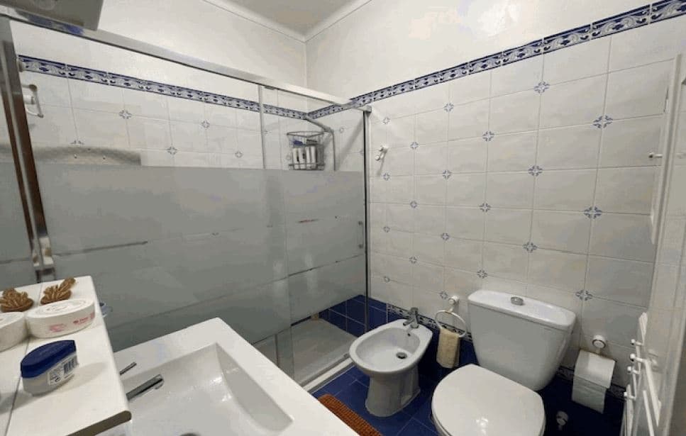 Apartamento T4 · Almada, Setúbal — image 3