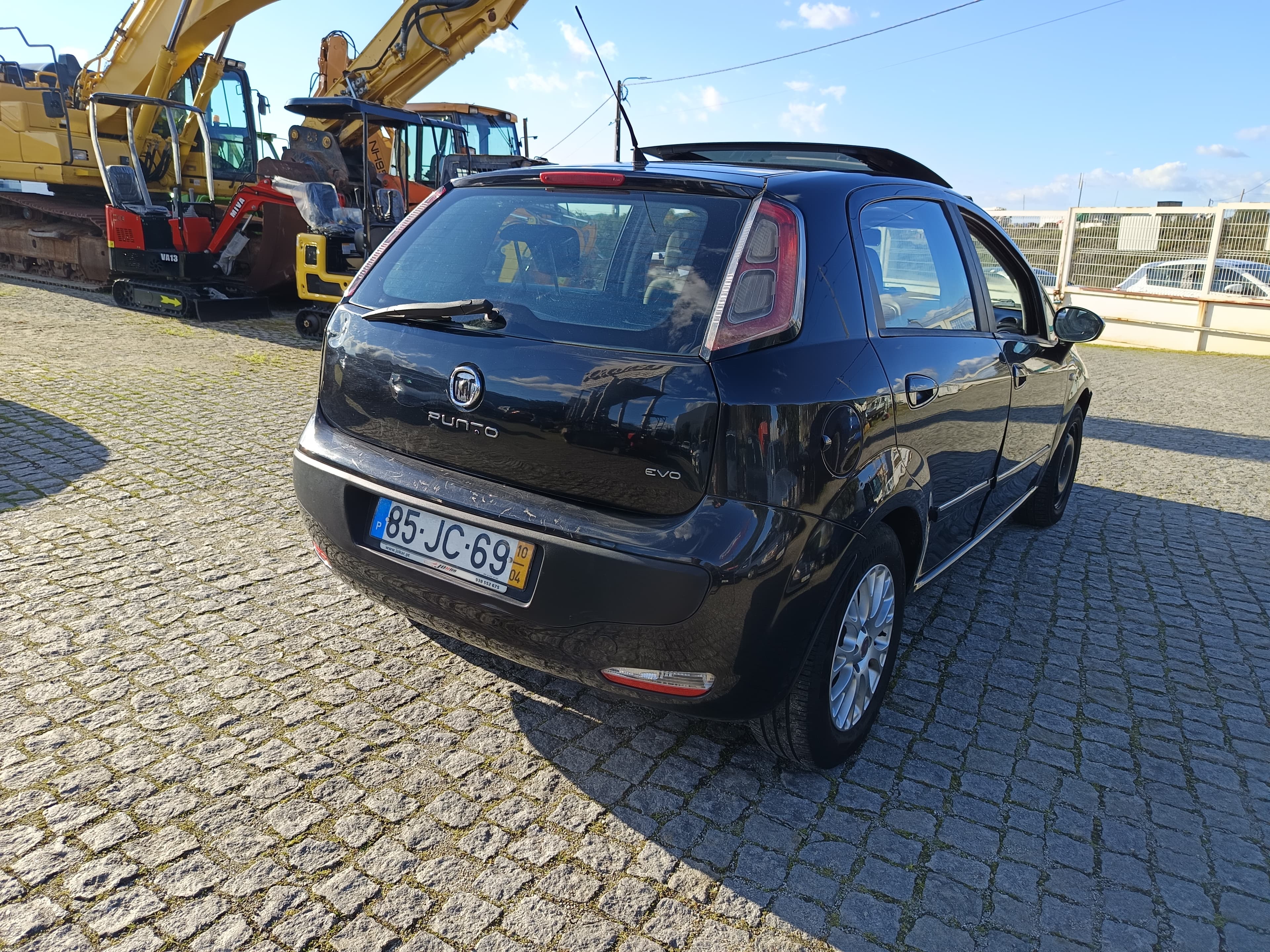 Fiat Punto · Ano 2010 — imagem 4