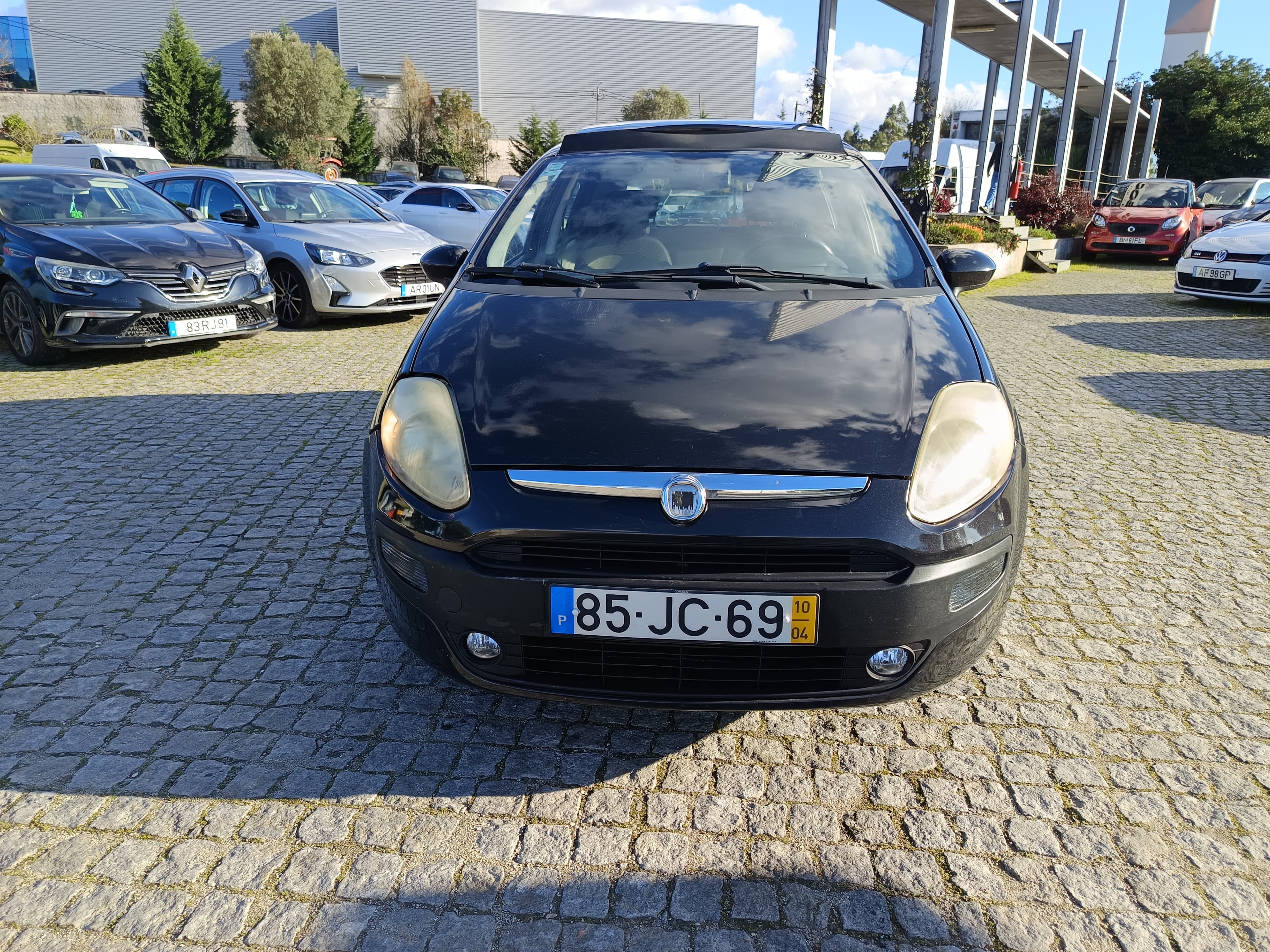 Fiat Punto · Ano 2010 — imagem 2