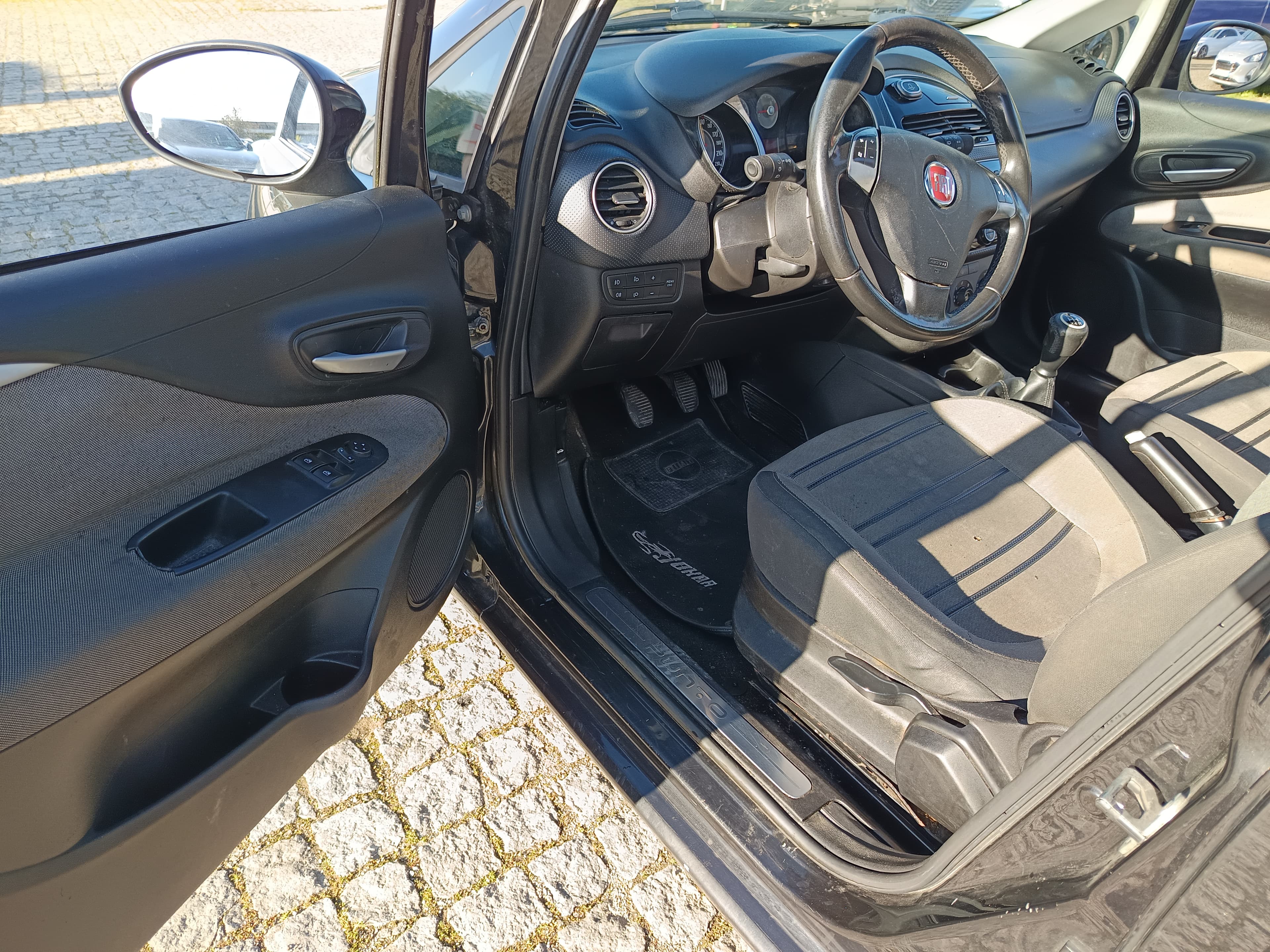 Fiat Punto · Ano 2010 — imagem 34
