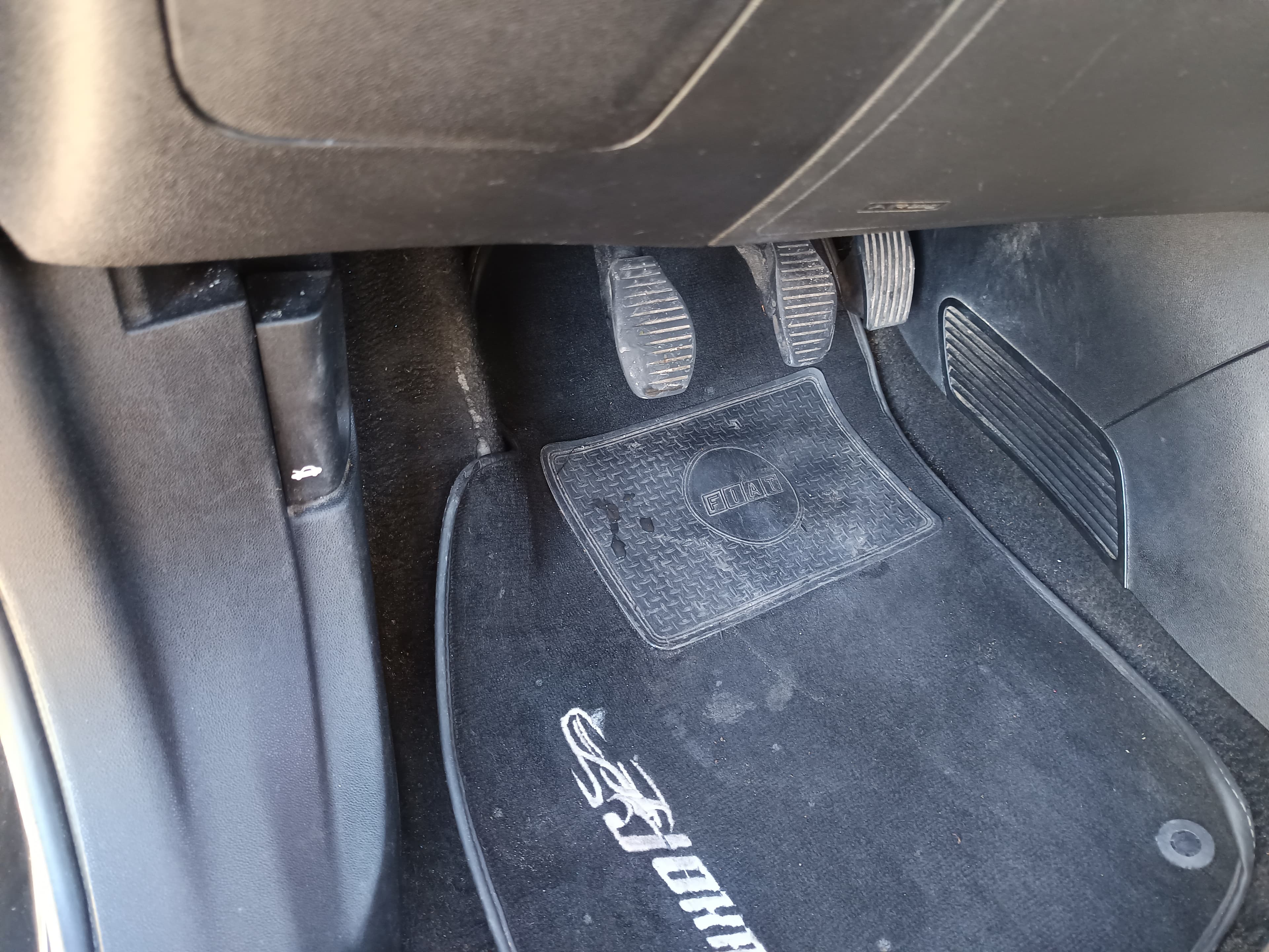 Fiat Punto · Ano 2010 — imagem 37