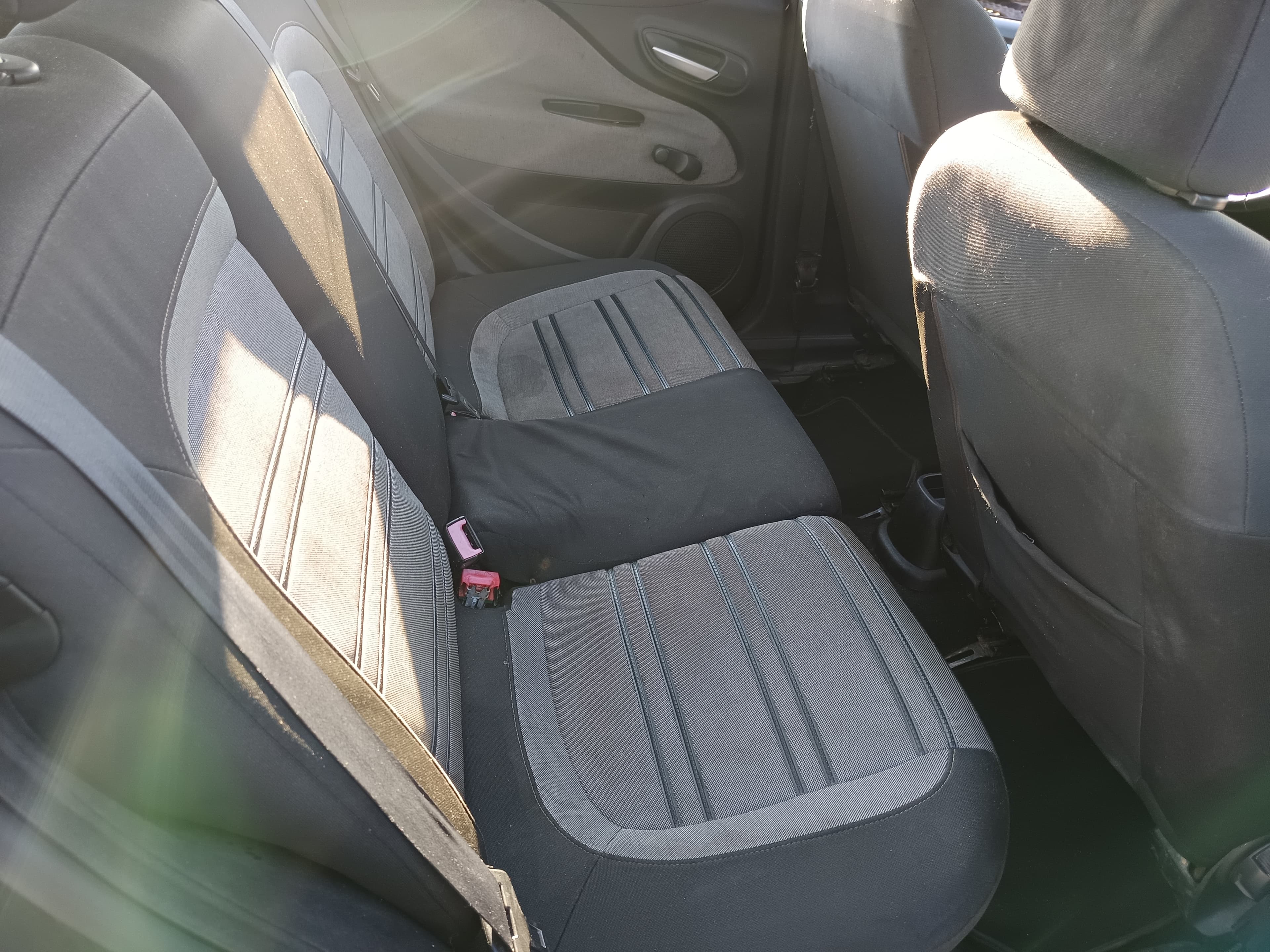 Fiat Punto · Ano 2010 — imagem 27