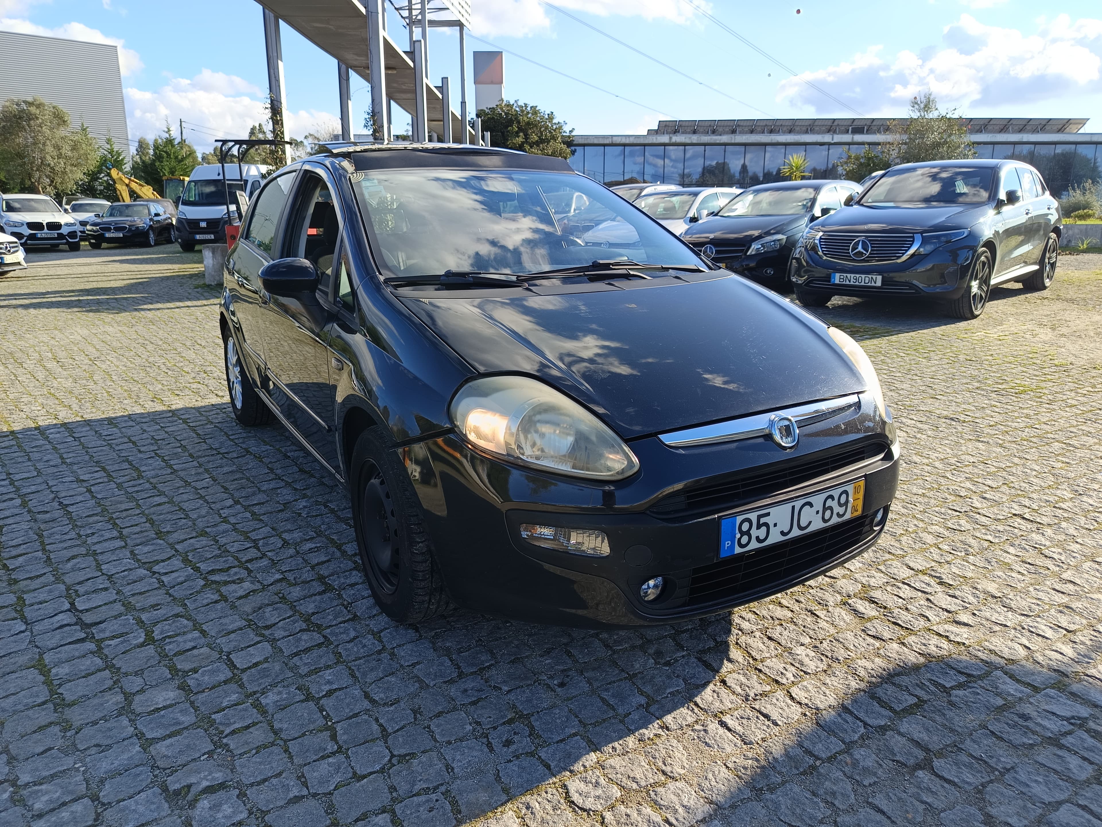 Fiat Punto · Ano 2010 — imagem 3