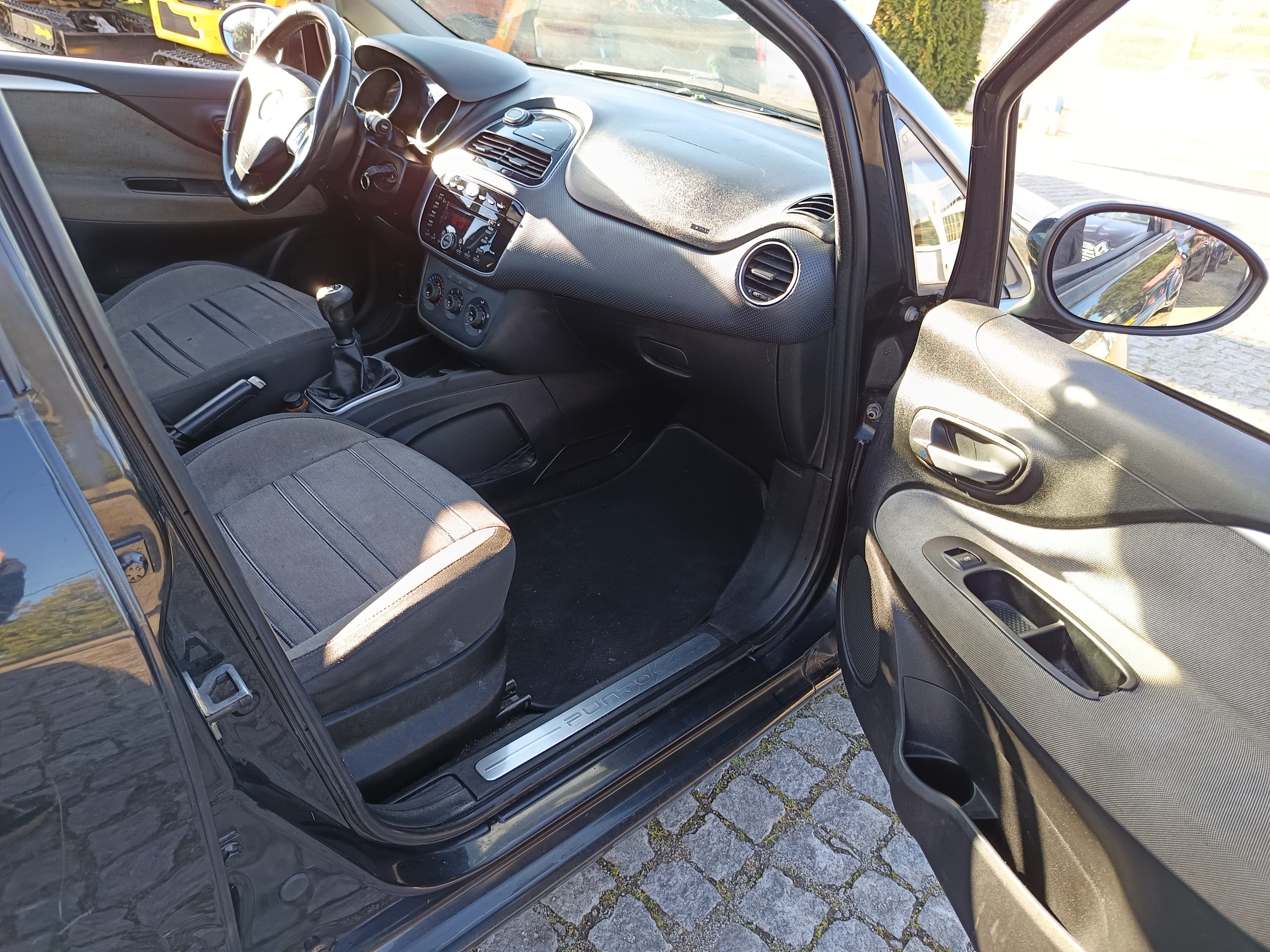 Fiat Punto · Ano 2010 — imagem 28