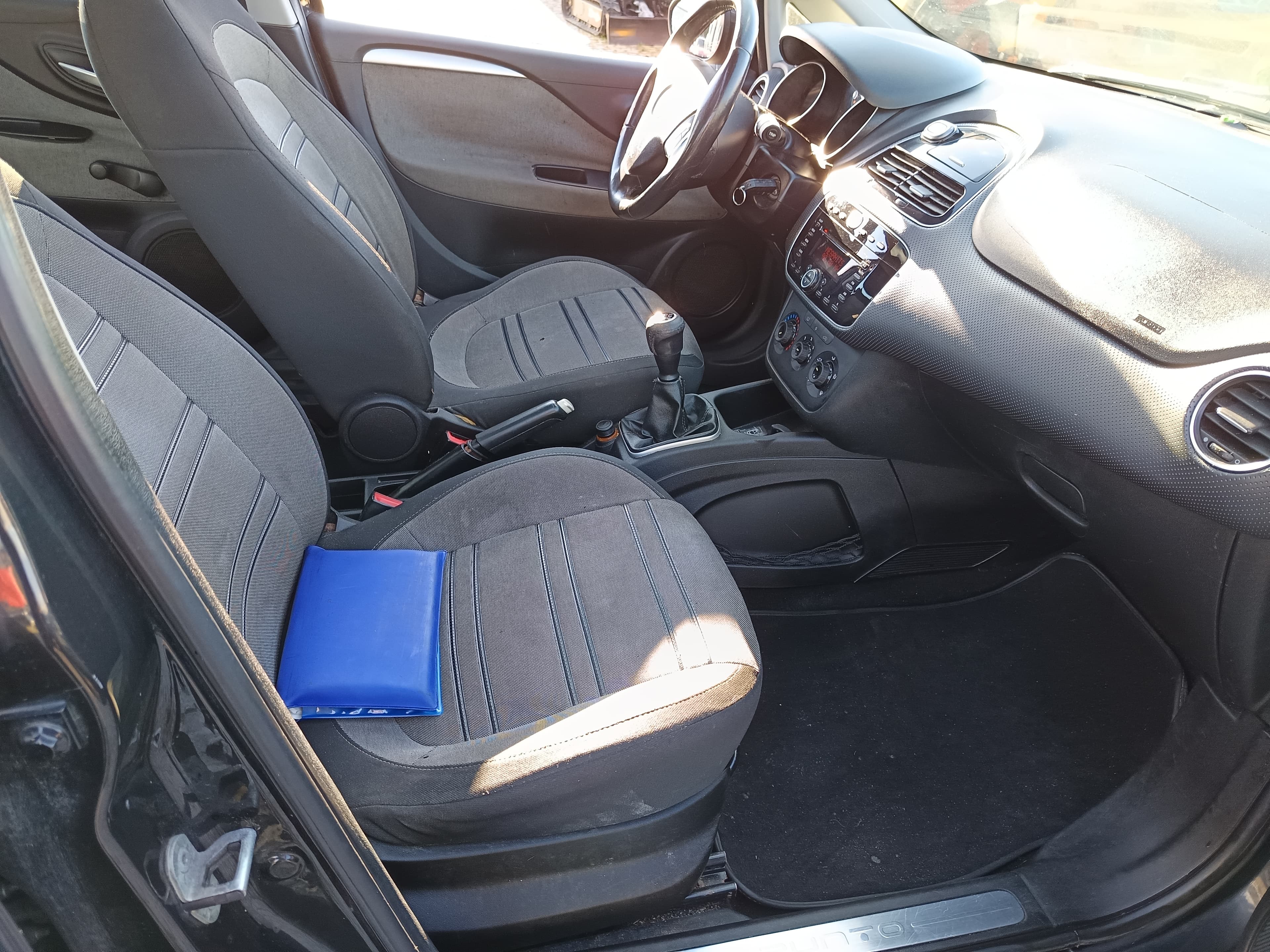 Fiat Punto · Ano 2010 — imagem 30