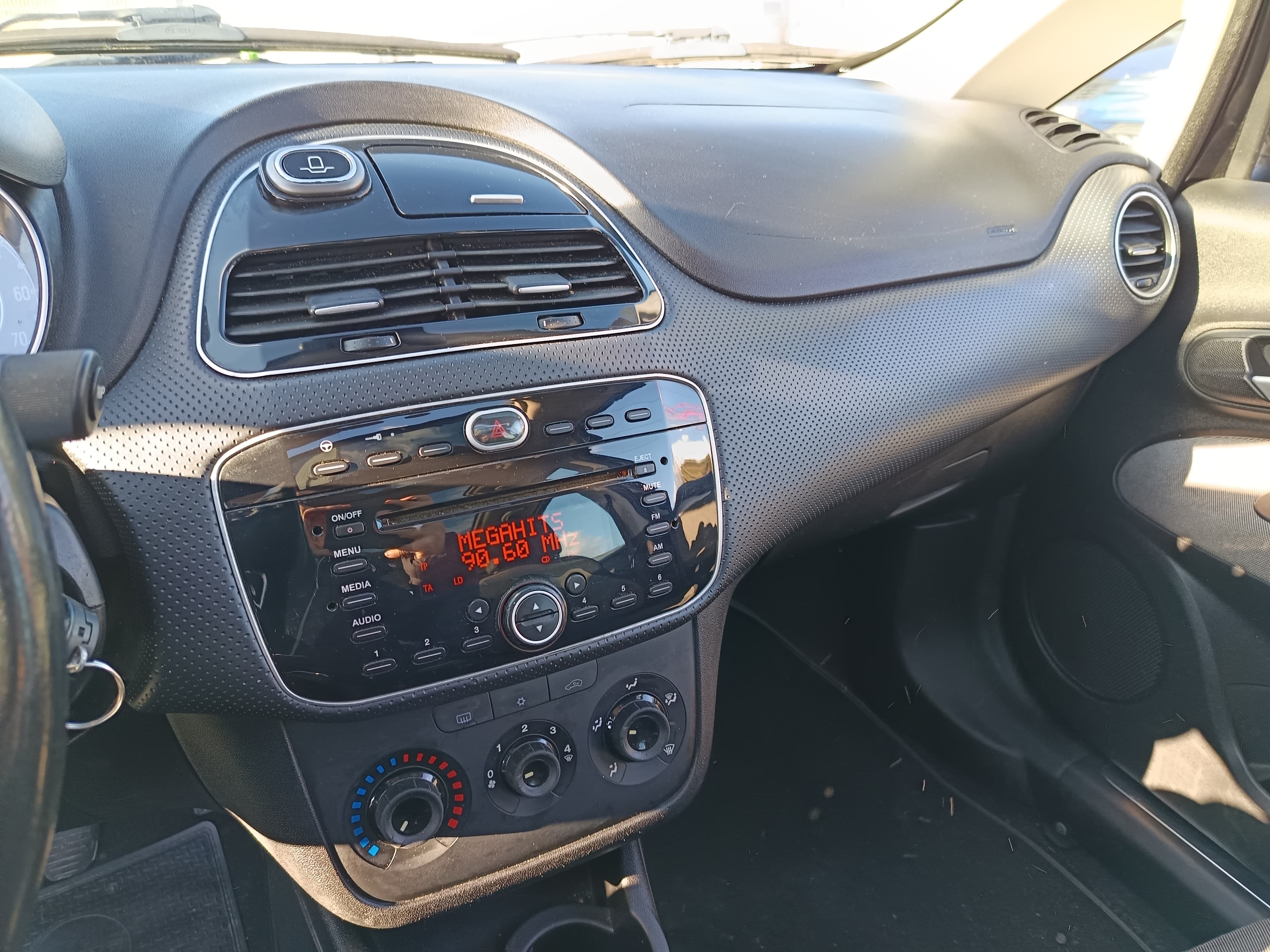 Fiat Punto · Ano 2010 — imagem 40
