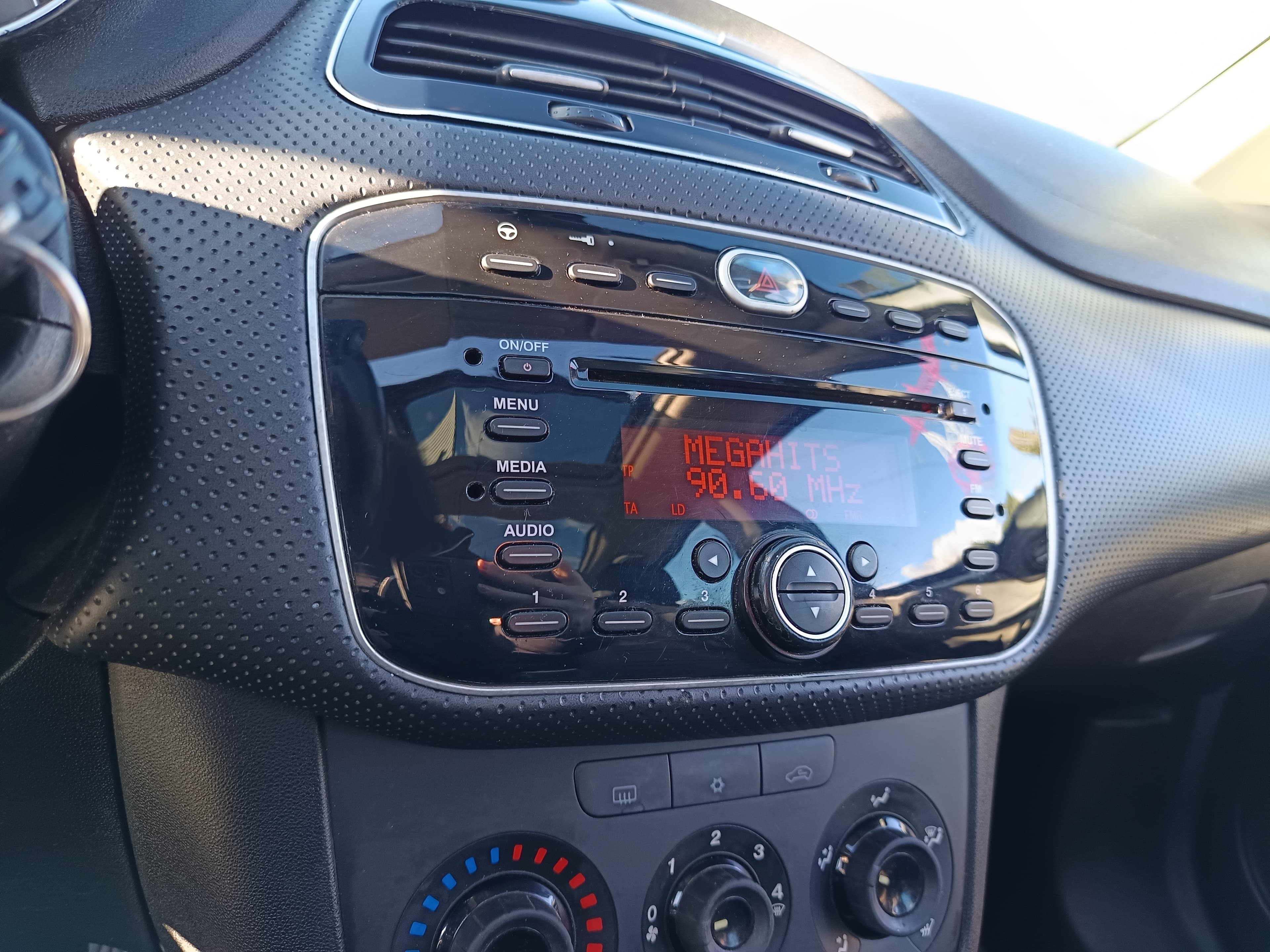 Fiat Punto · Ano 2010 — imagem 41