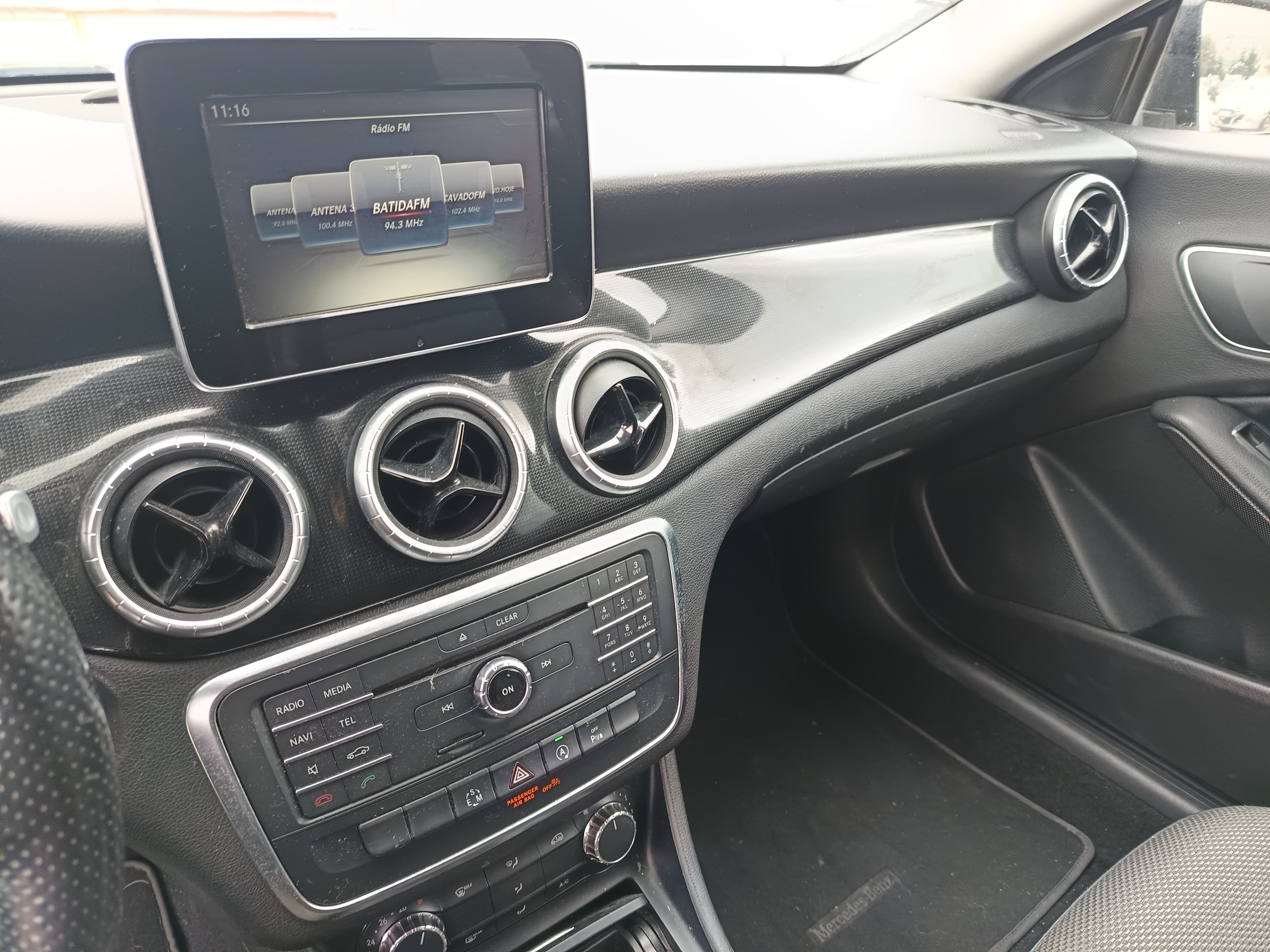 Mercedes-Benz CLA 200 · Ano 2015 — image 49