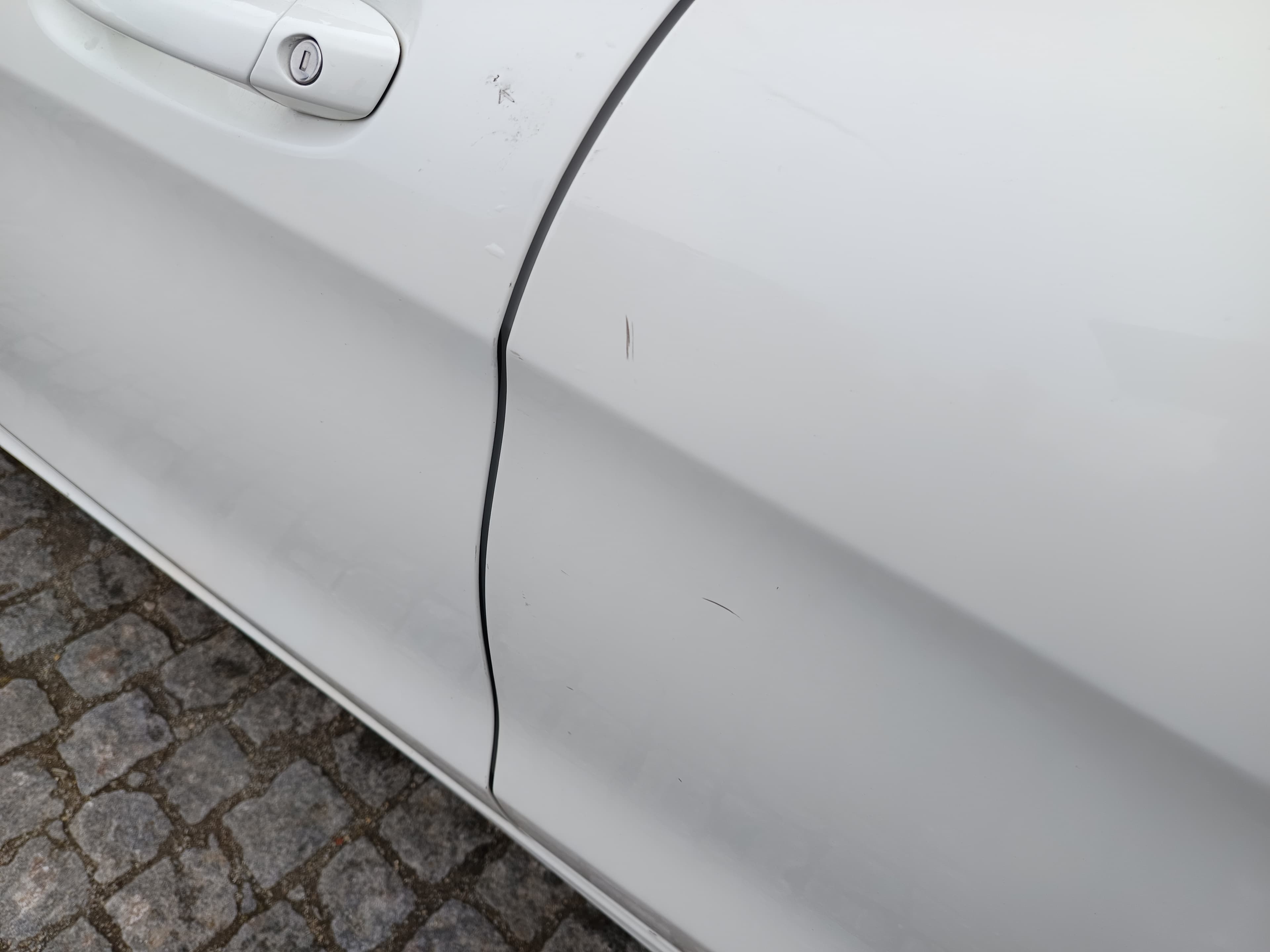 Mercedes-Benz CLA 200 · Ano 2015 — image 16