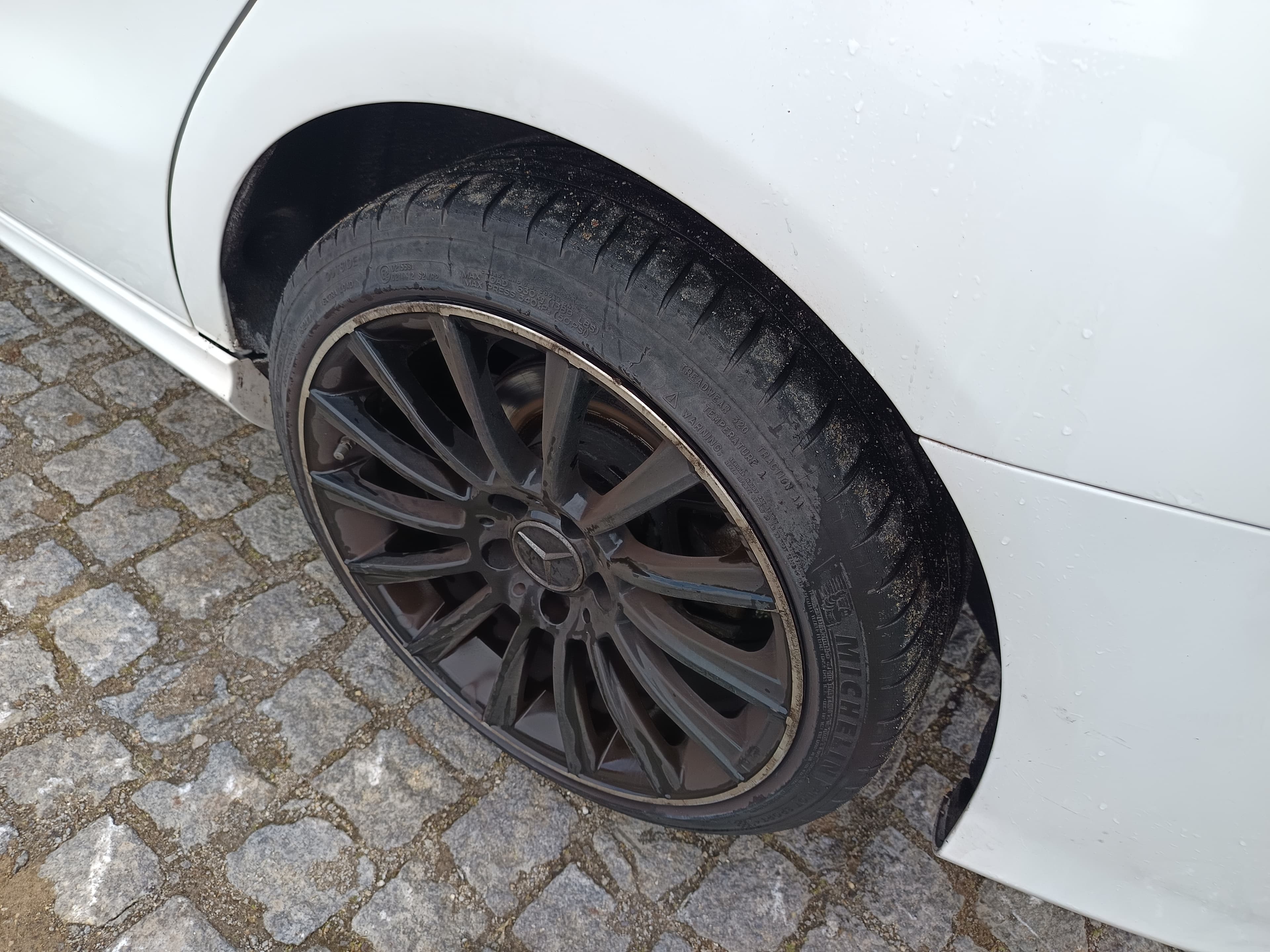 Mercedes-Benz CLA 200 · Ano 2015 — image 14