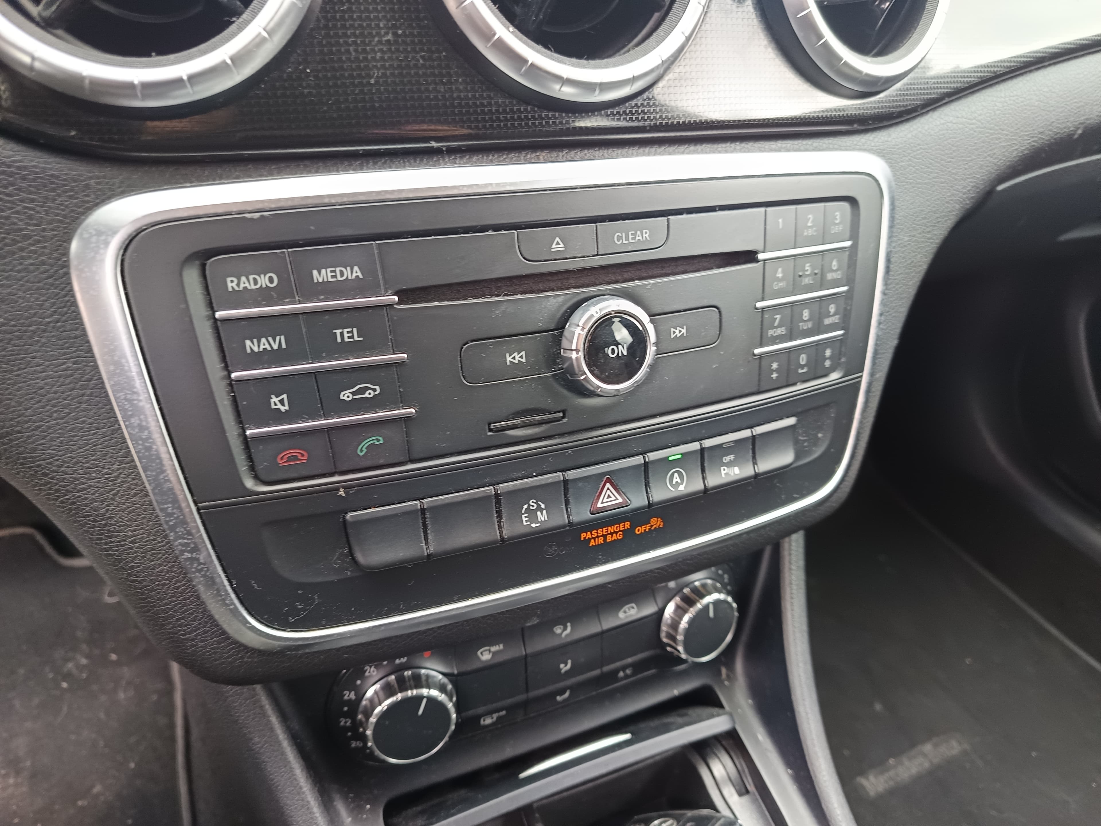 Mercedes-Benz CLA 200 · Ano 2015 — image 39
