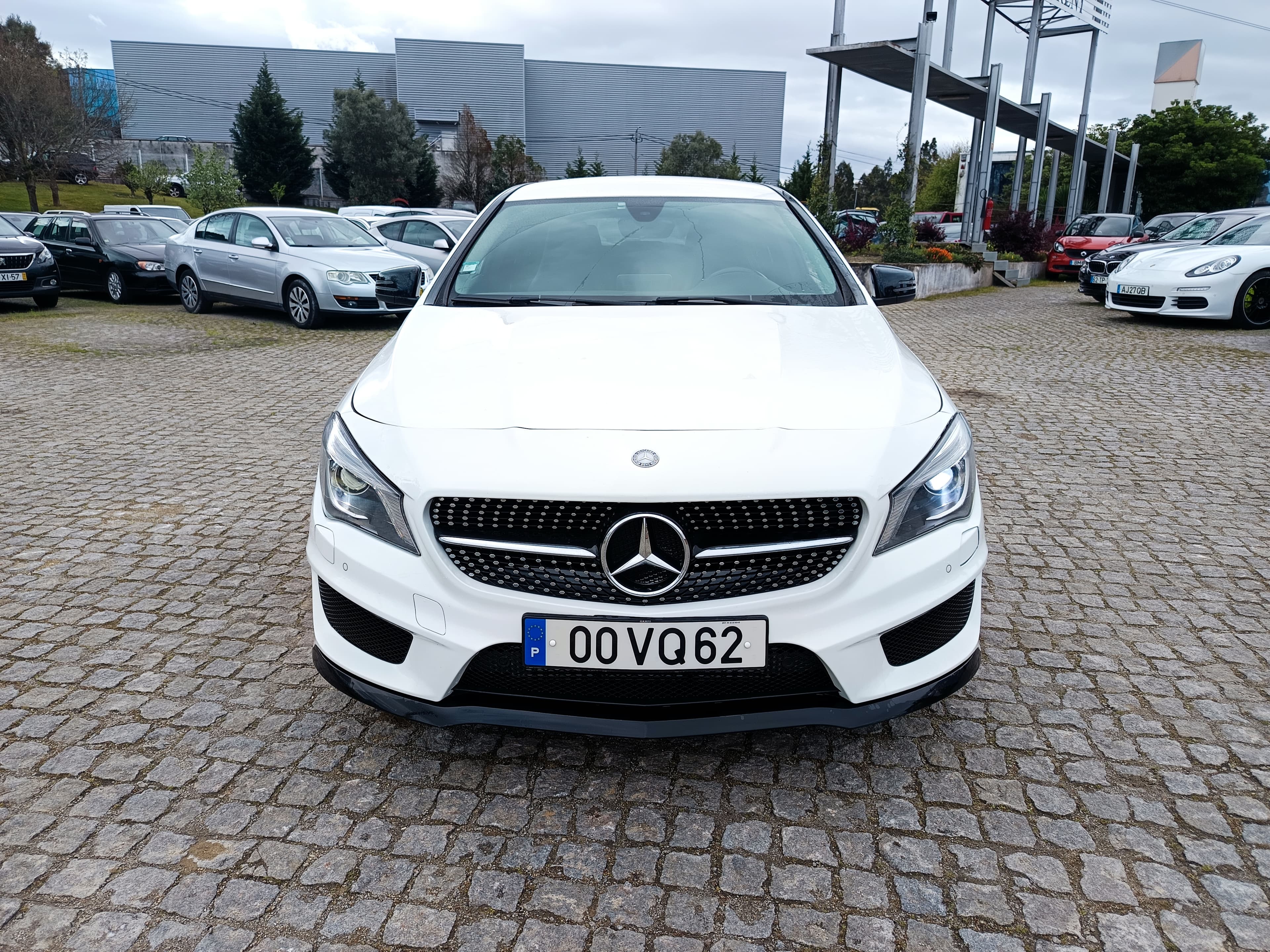 Mercedes-Benz CLA 200 · Ano 2015 — image 2