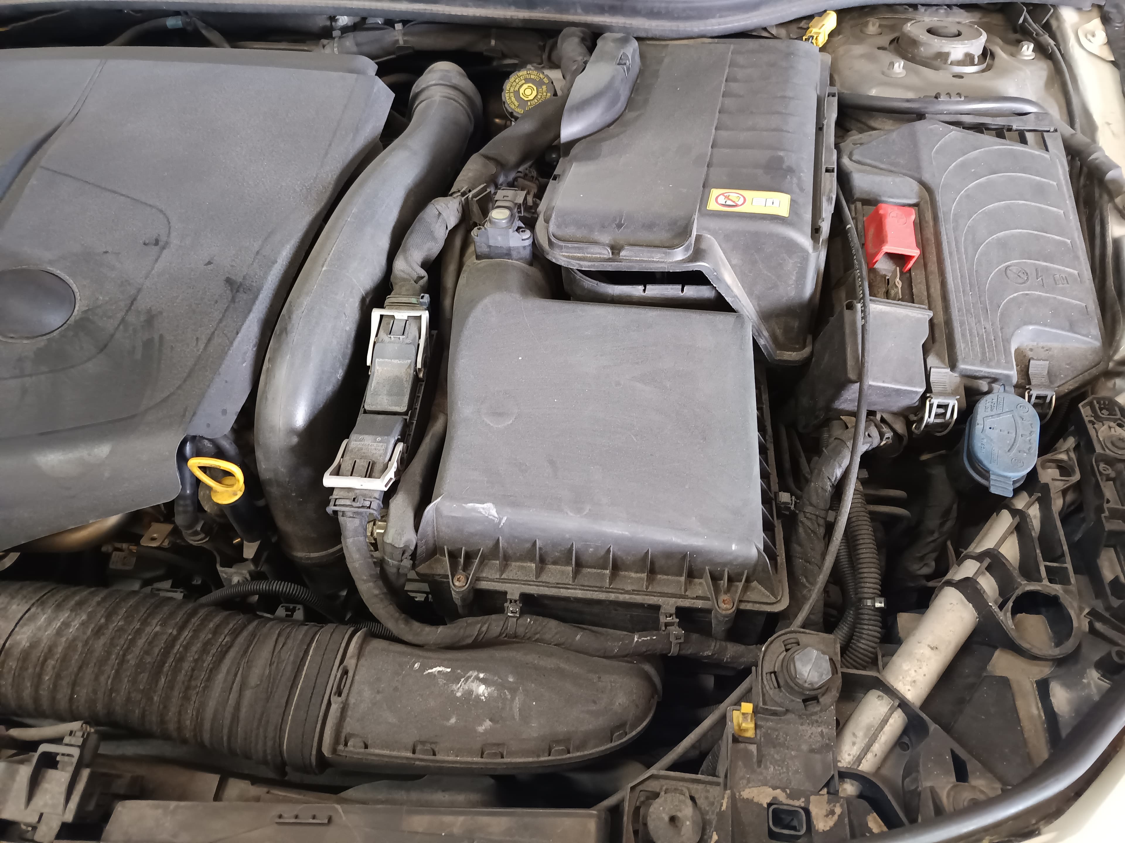 Mercedes-Benz CLA 200 · Ano 2015 — image 22