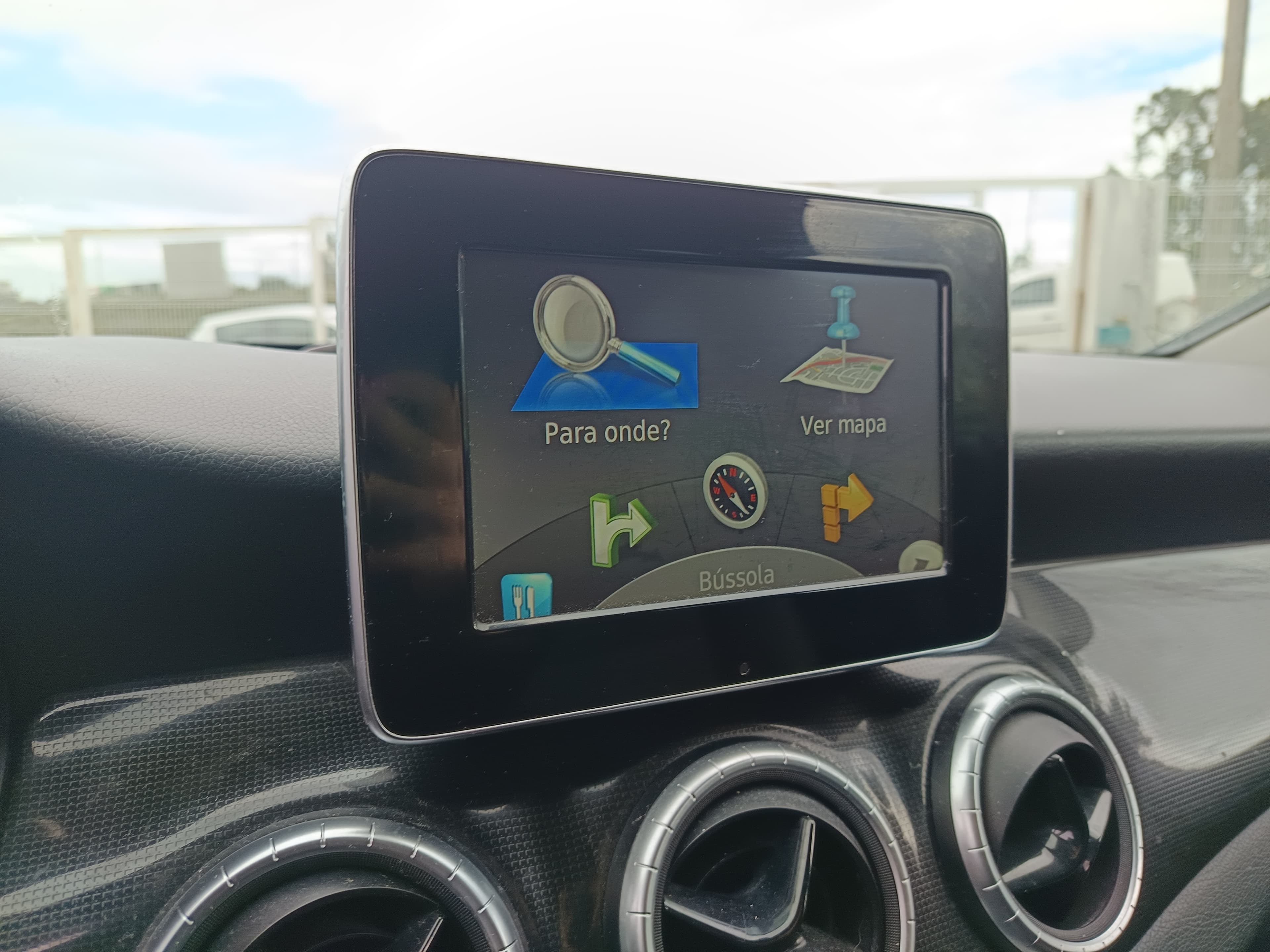 Mercedes-Benz CLA 200 · Ano 2015 — image 38