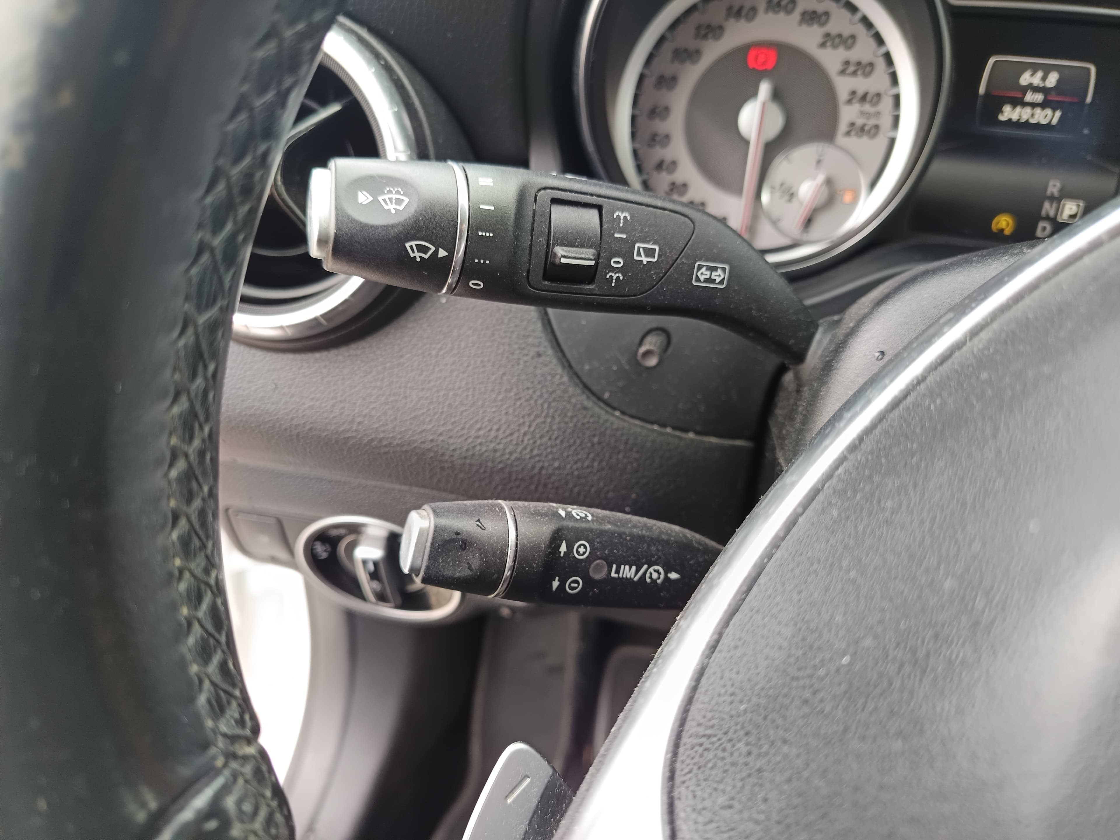 Mercedes-Benz CLA 200 · Ano 2015 — image 45