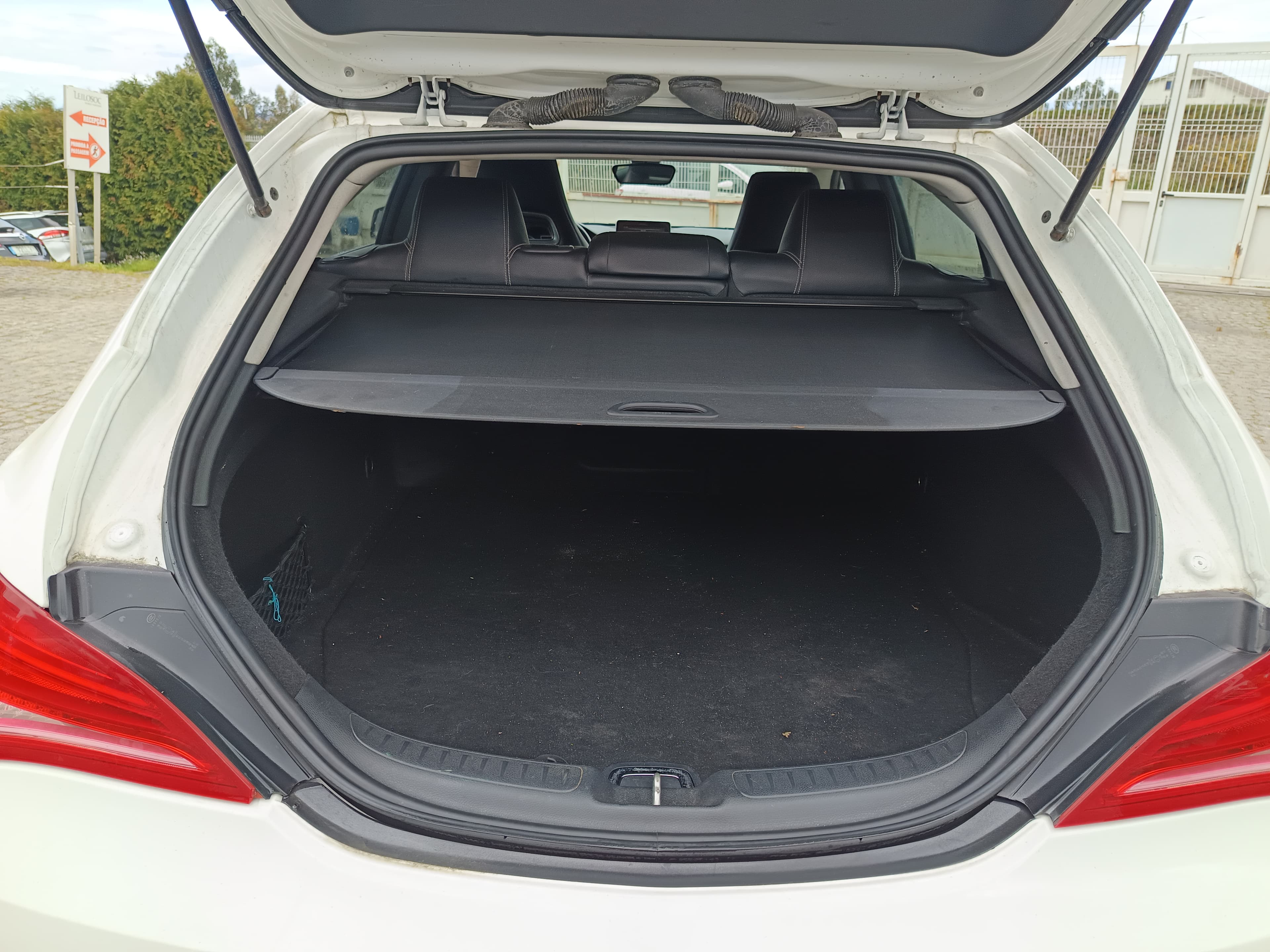 Mercedes-Benz CLA 200 · Ano 2015 — image 19