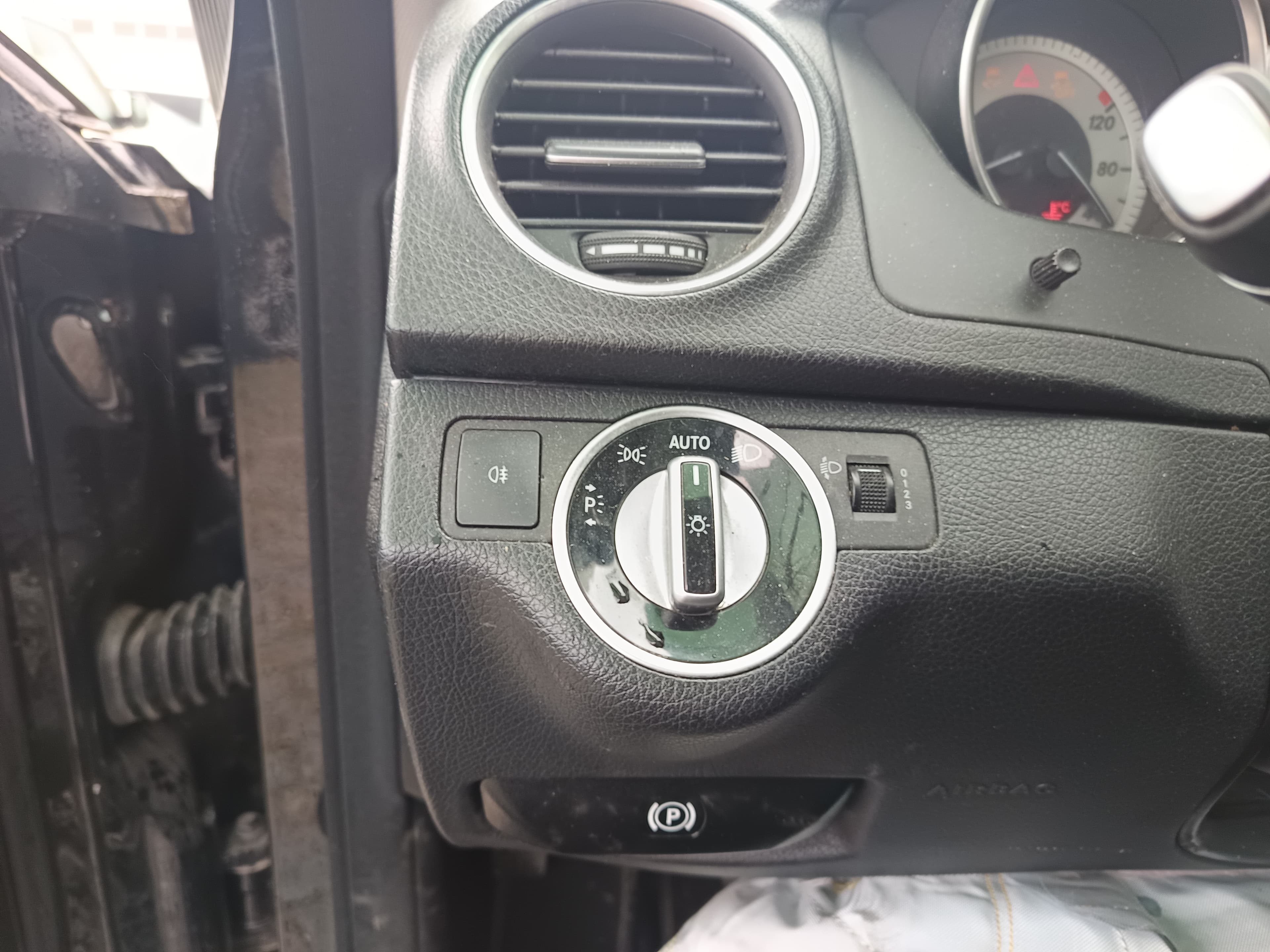 Mercedes-Benz C 180 CDI · Ano 2012 — imagem 48