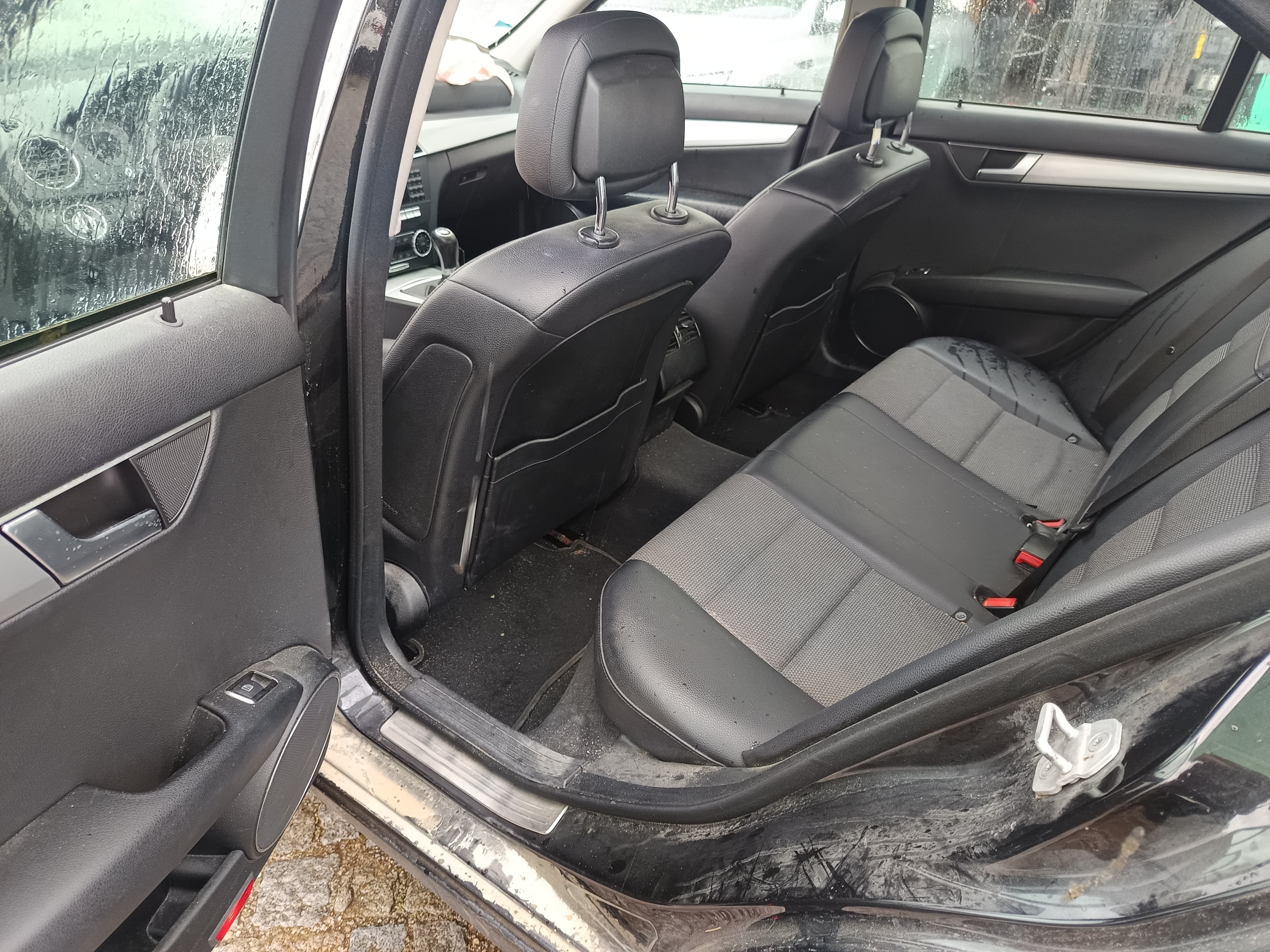 Mercedes-Benz C 180 CDI · Ano 2012 — imagem 31