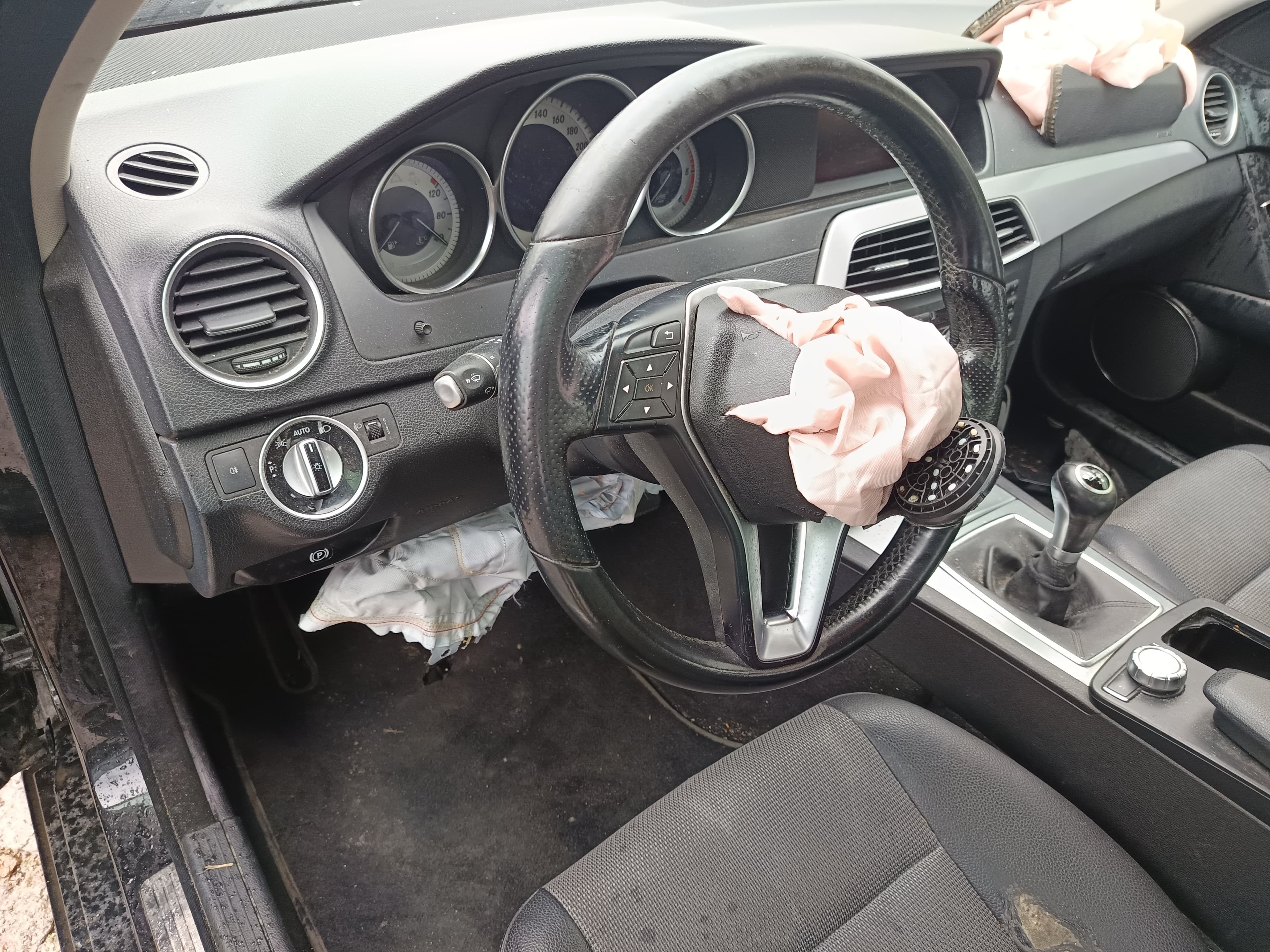 Mercedes-Benz C 180 CDI · Ano 2012 — imagem 38