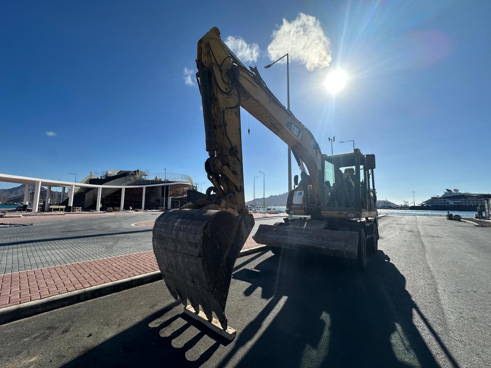Escavadora de Pneus CATERPILLAR M315D — image 2