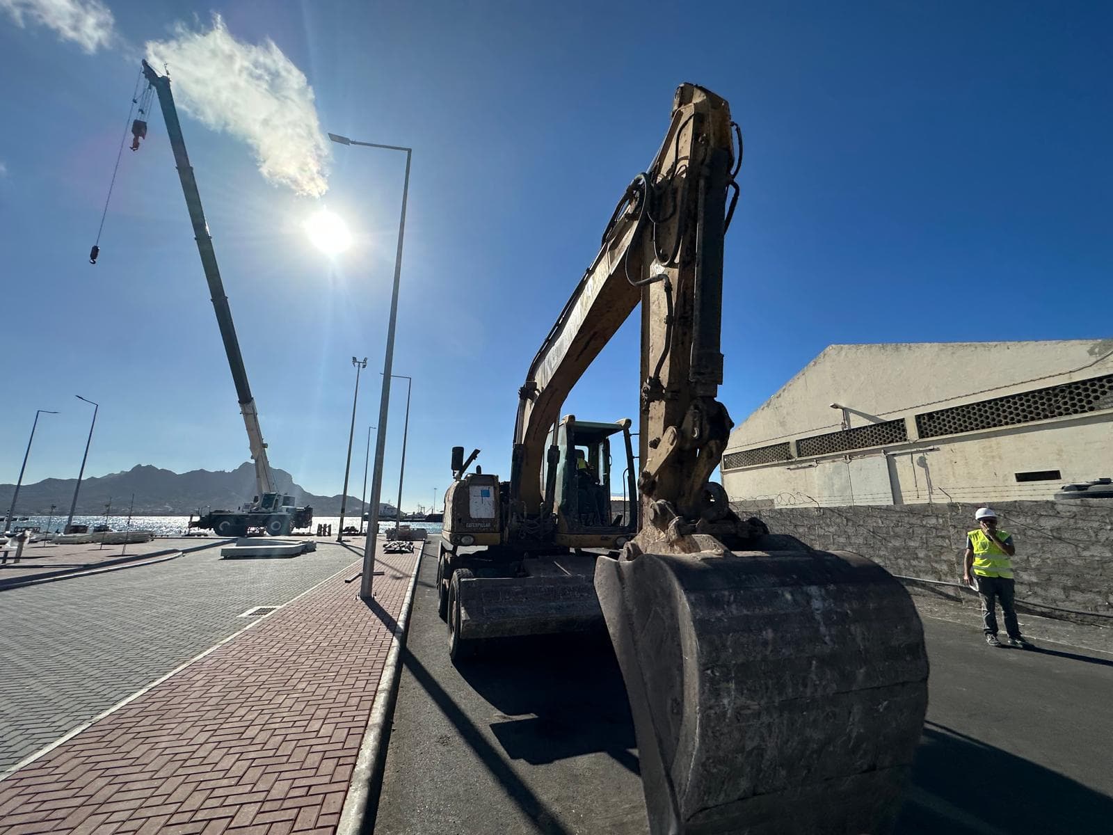 Escavadora de Pneus CATERPILLAR M315D — image 3
