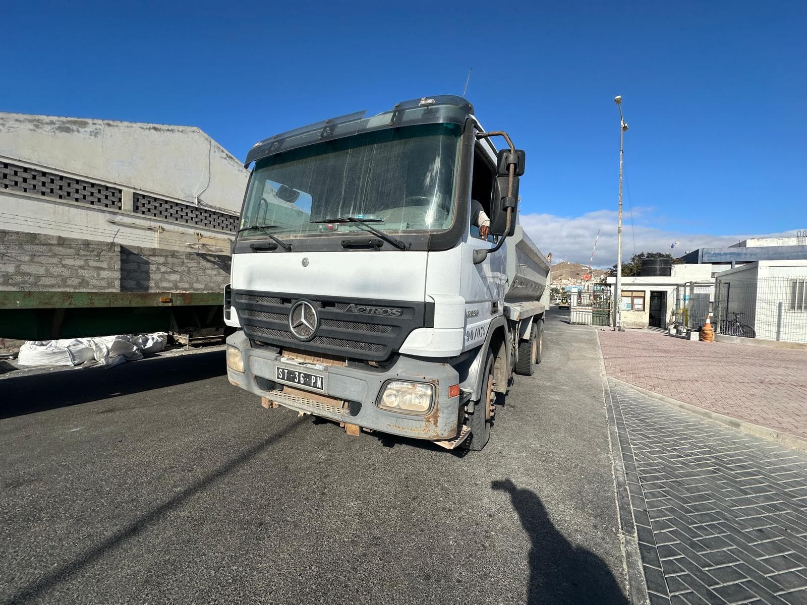Camião Basculante MERCEDES ACTROS 2632K 6X4 — image 1