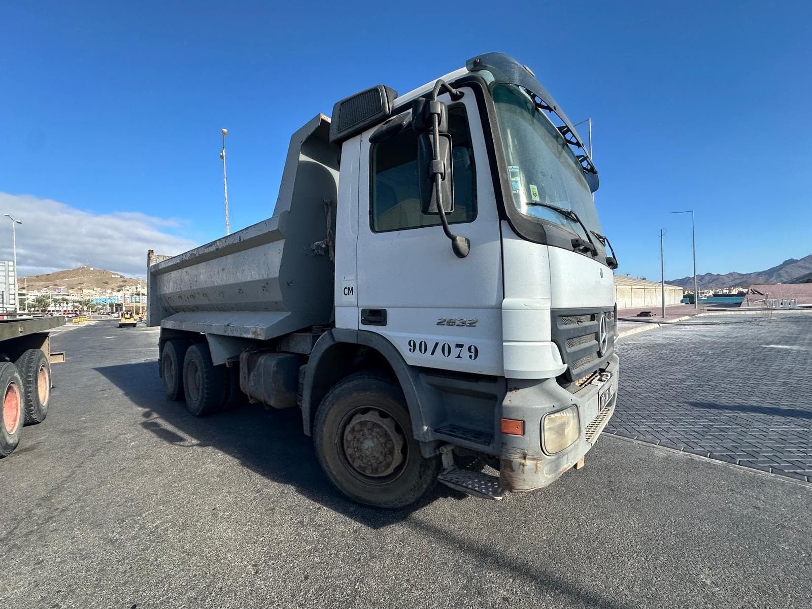 Camião Basculante MERCEDES ACTROS 2632K 6X4 — image 3