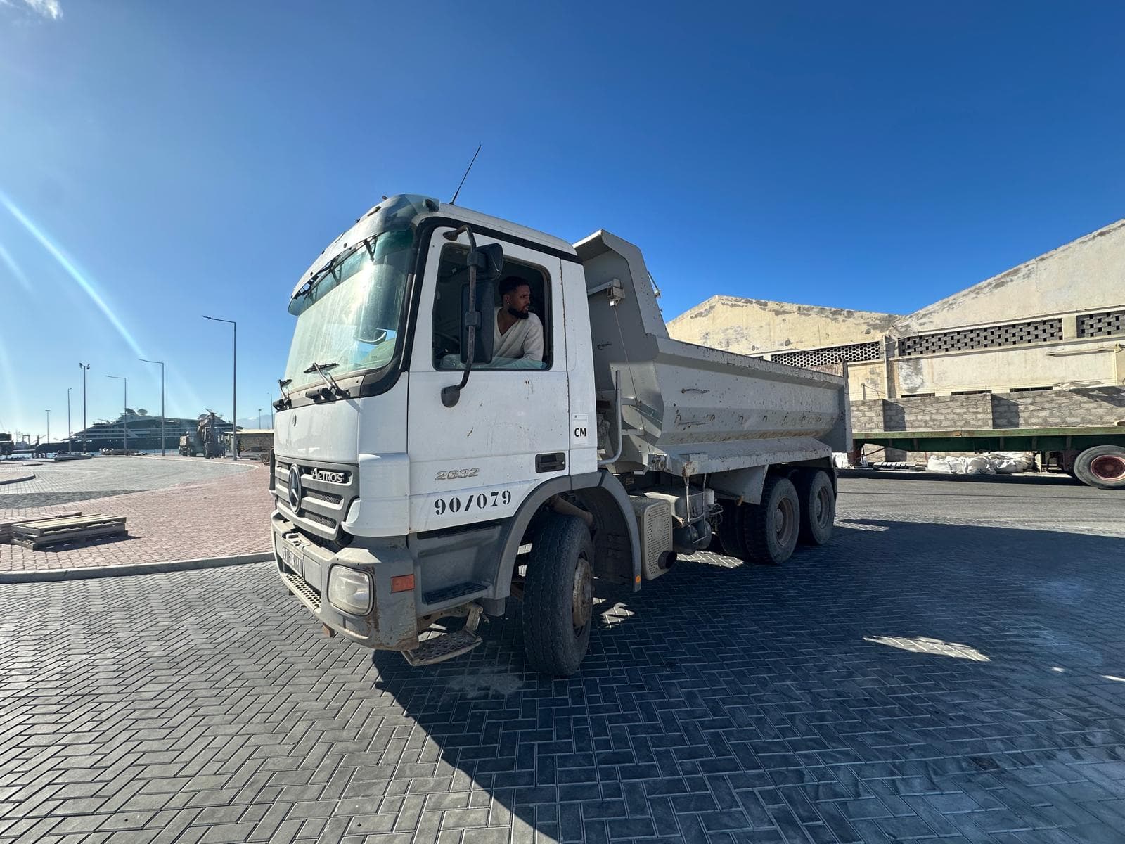 Camião Basculante MERCEDES ACTROS 2632K 6X4 — image 11