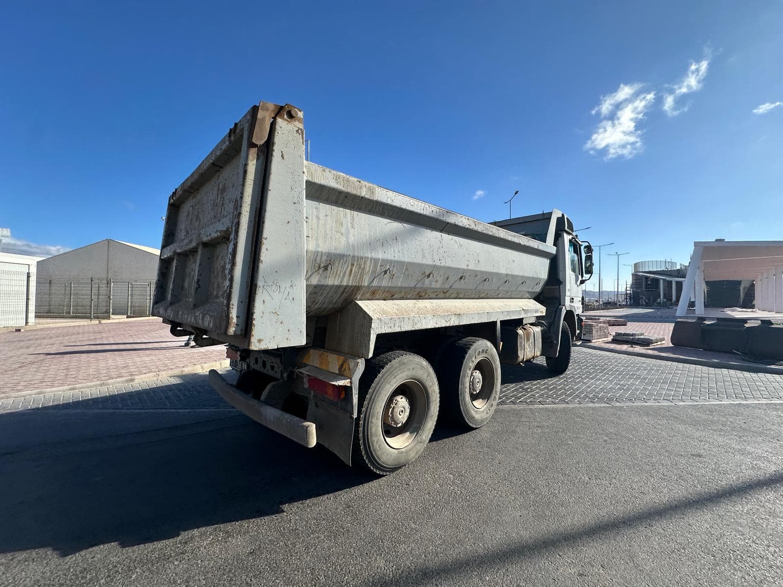 Camião Basculante MERCEDES ACTROS 2632K 6X4 — image 10