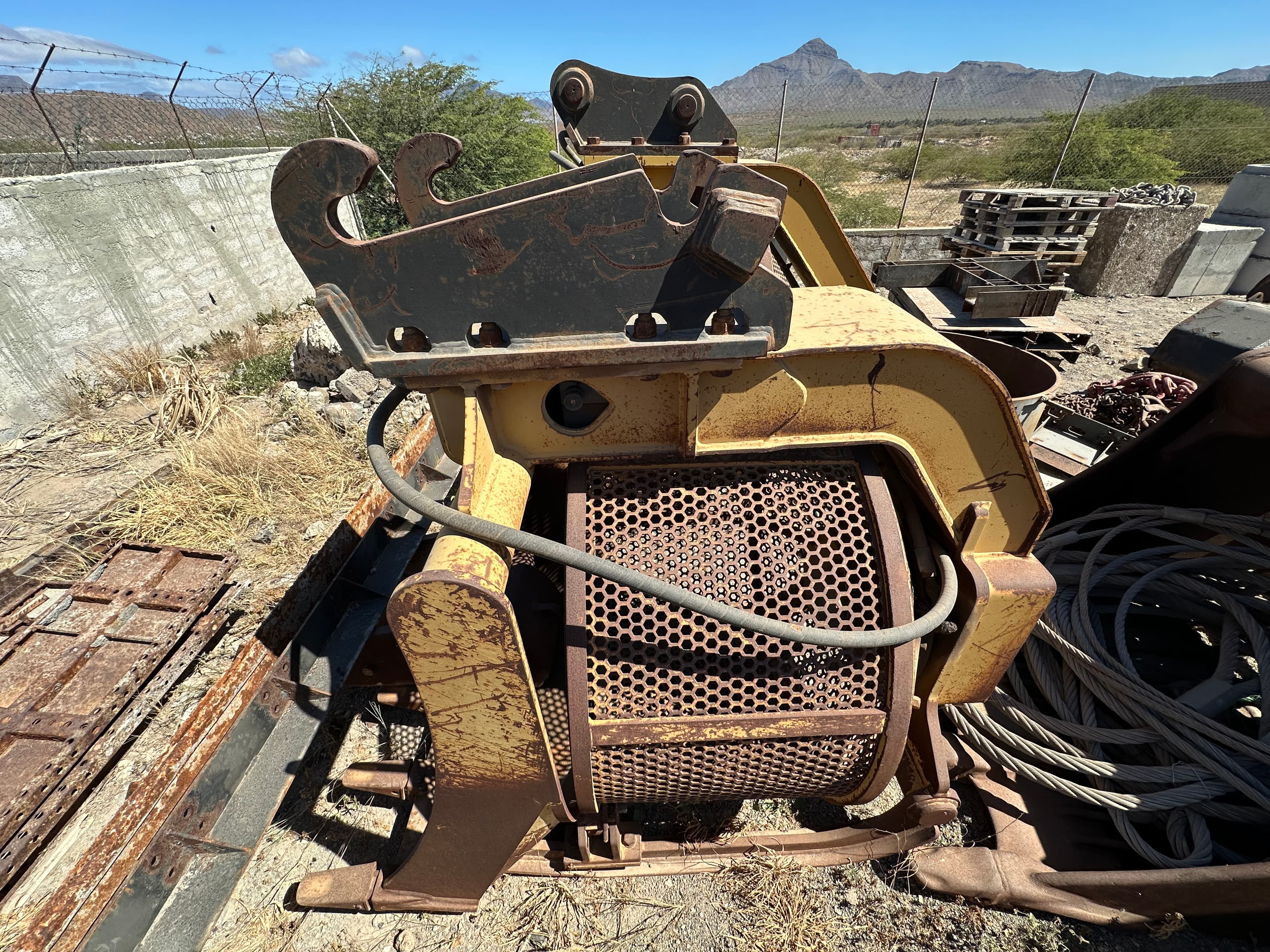 Balde de crivo para escavadora CATERPILLAR 312C — imagem 3