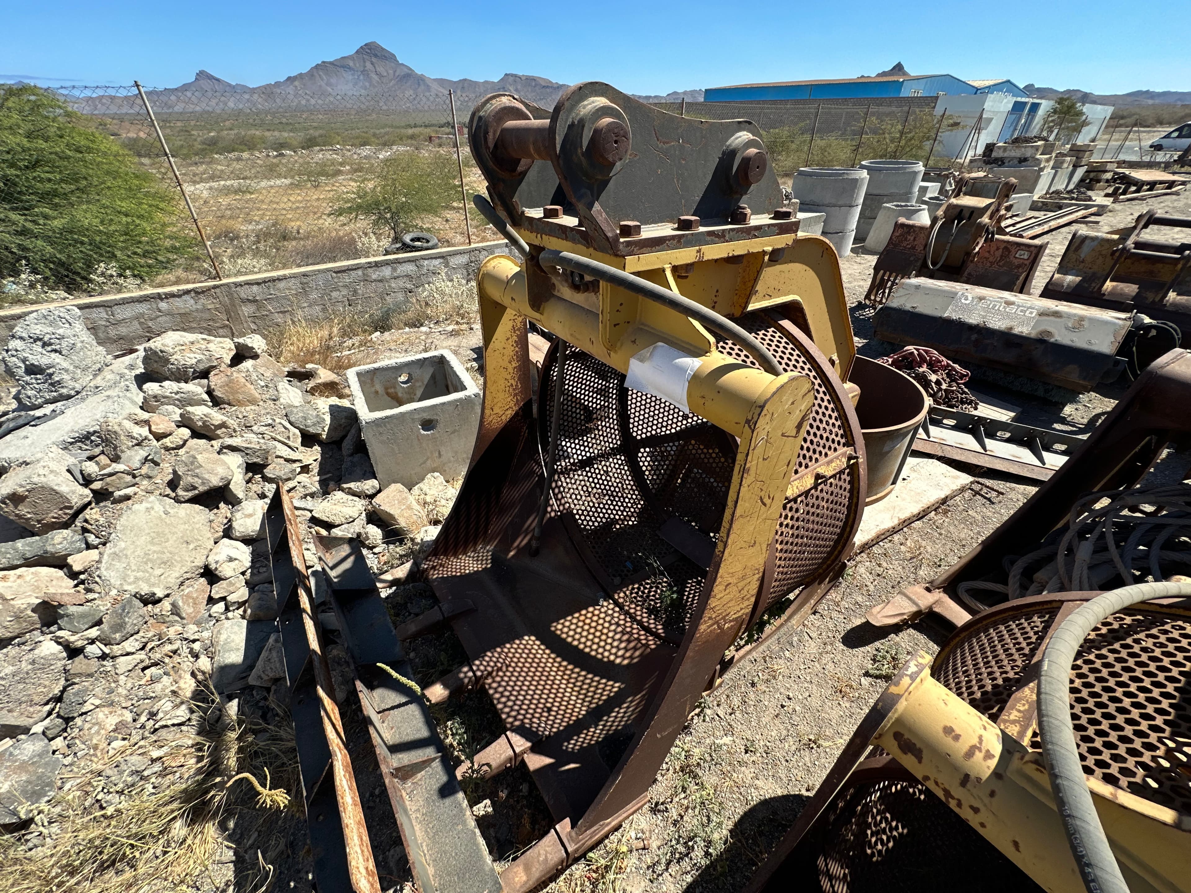 Balde de crivo para escavadora FIAT HITACHI — imagem 6