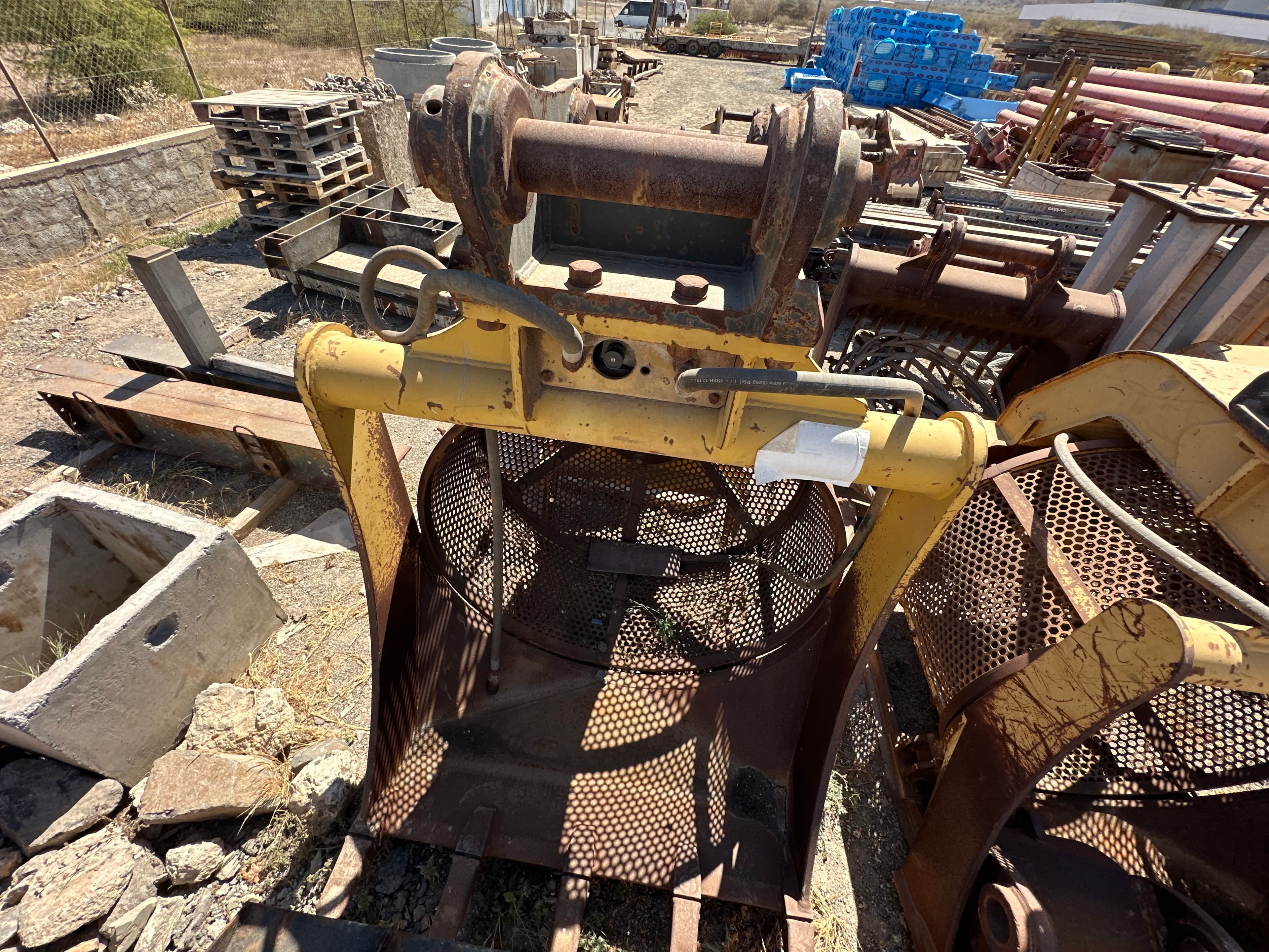 Balde de crivo para escavadora FIAT HITACHI — imagem 2